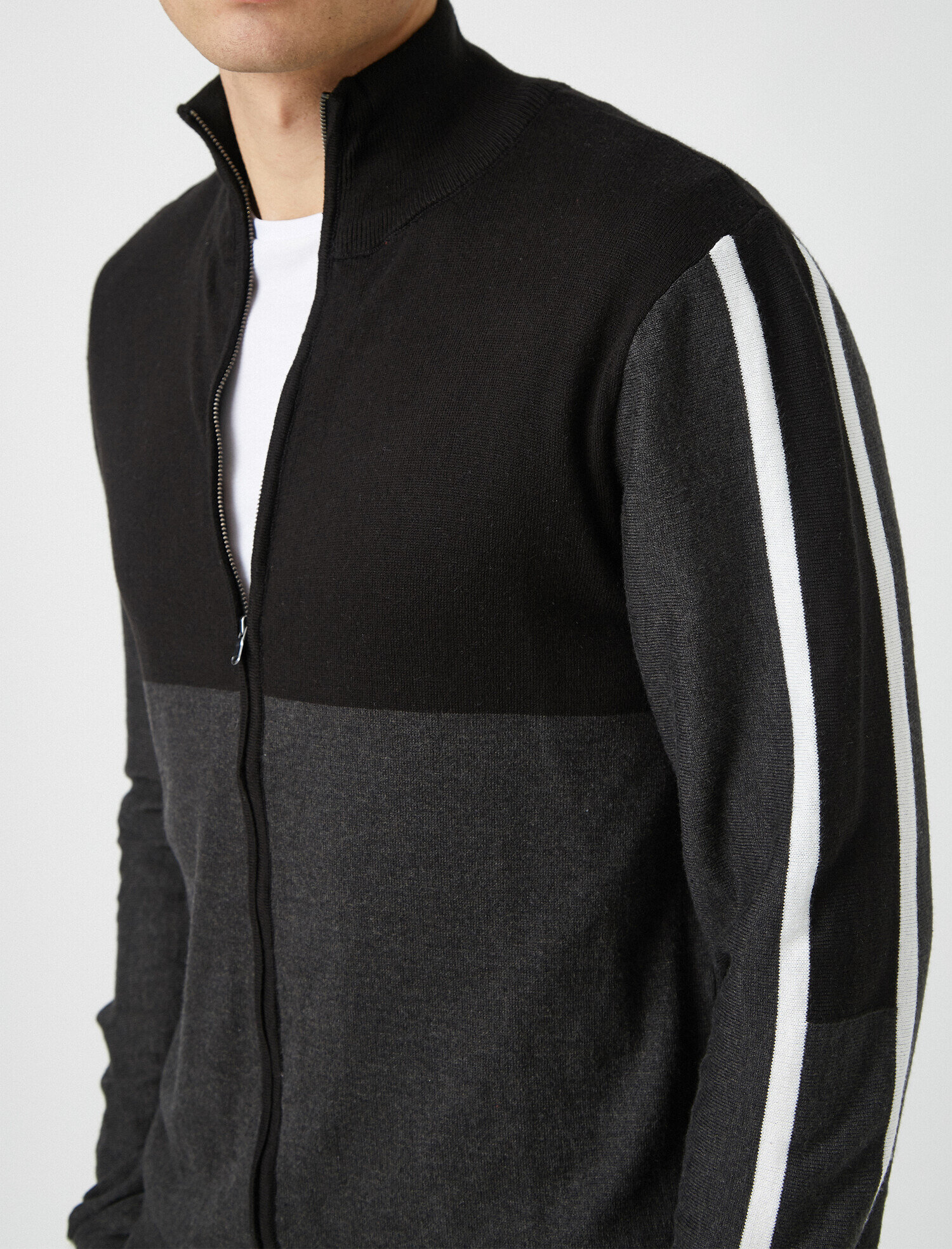   Şeritli Fermuarlı Dik Yaka Triko Hırka