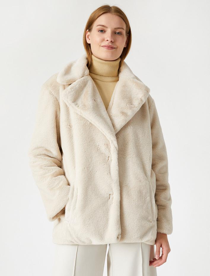  Düğmeli Oversize Kısa Peluş Kaban