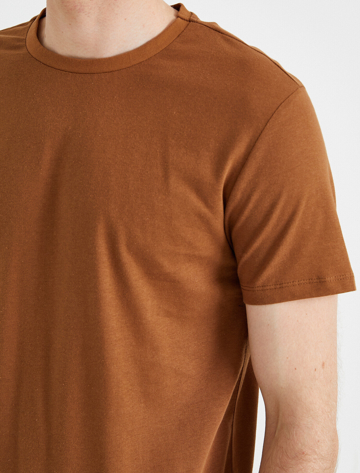 Bisiklet Yaka Tişört Pamuklu