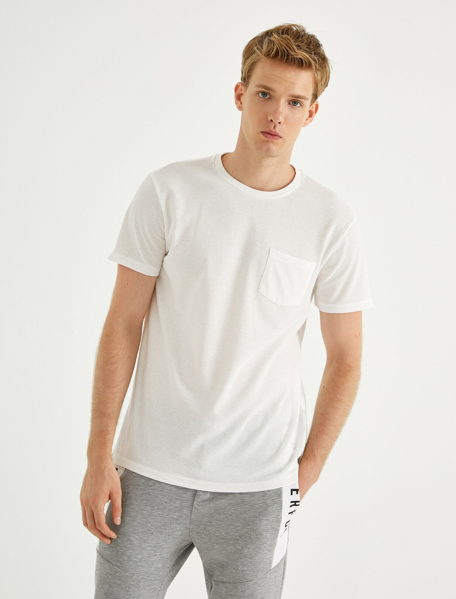   Basic Tişört Cepli