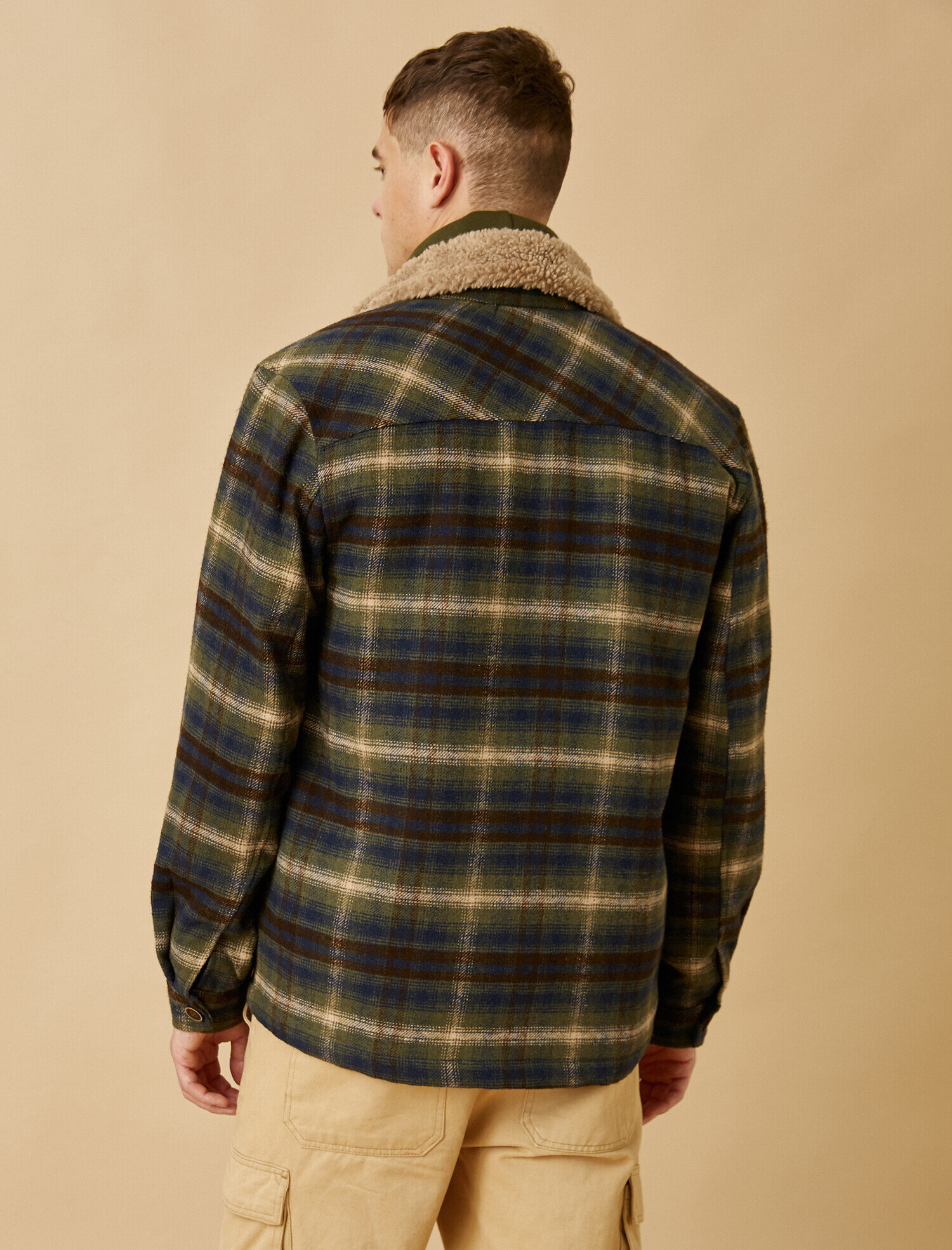 Yakası Suni Kürklü Ekose Mont