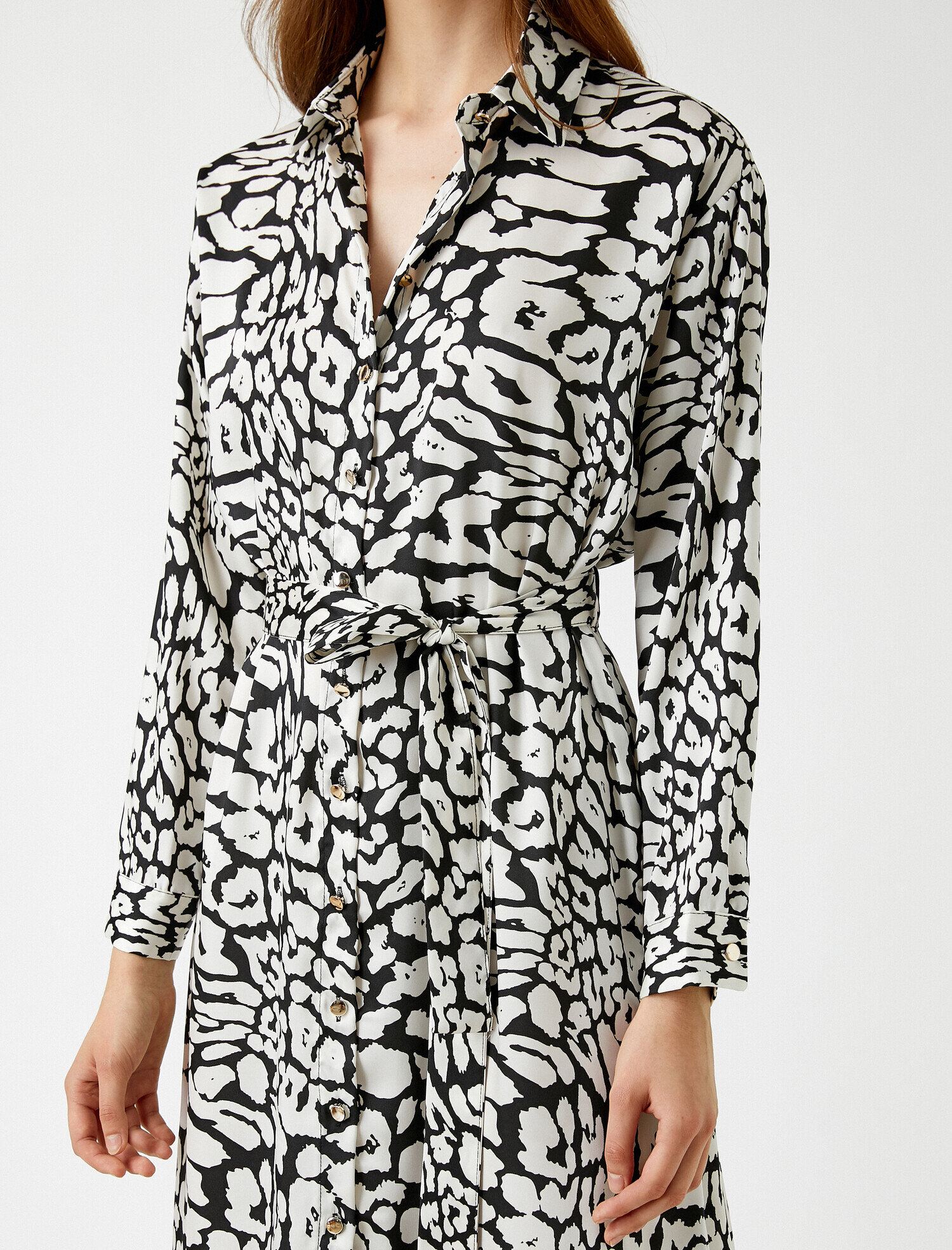   Beli Kuşaklı Gömlek Elbise Desenli Midi