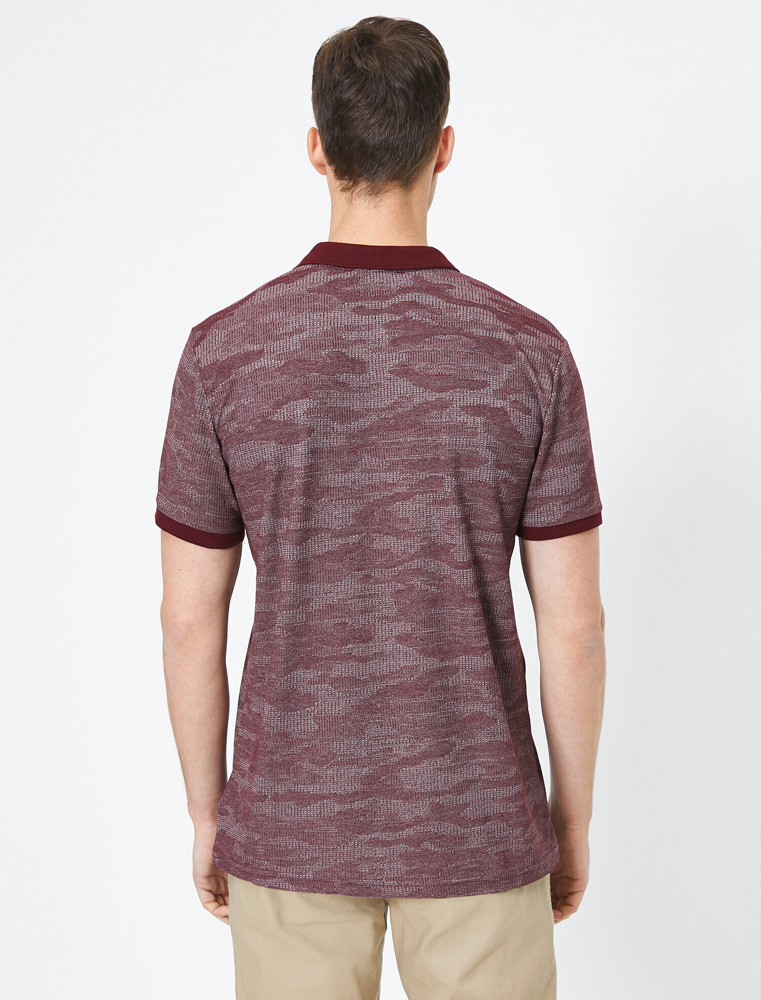   Polo Yaka Kısa Kollu Desenli Tişört