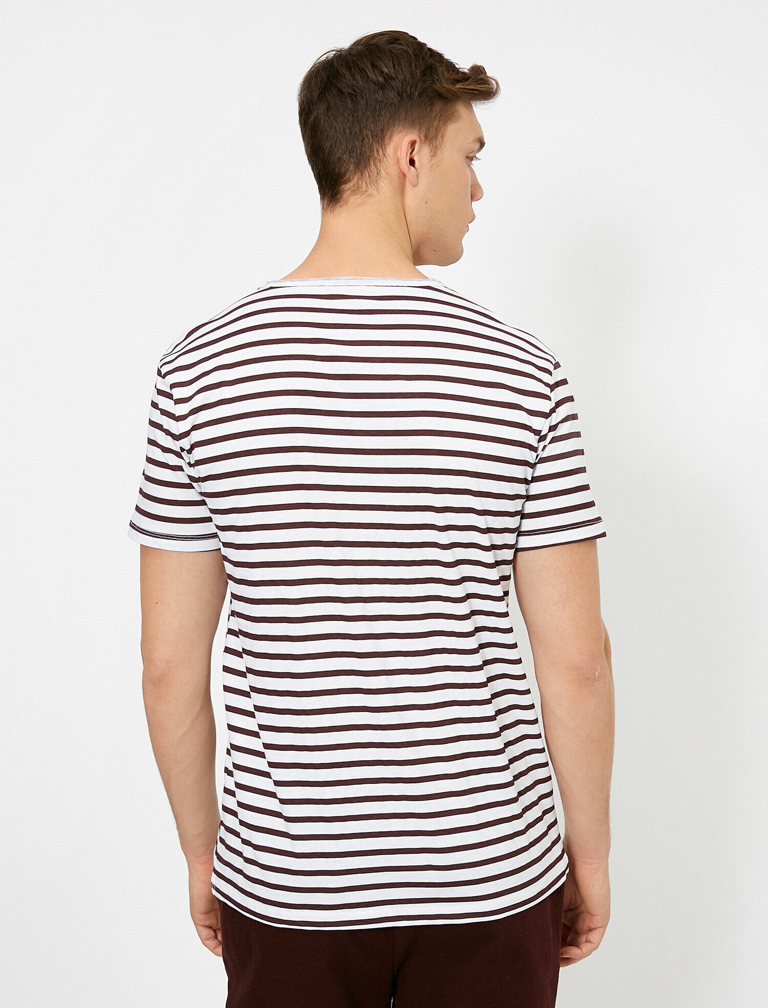   Bisiklet Yaka Çizgili Baskılı Slim Fit Tişört