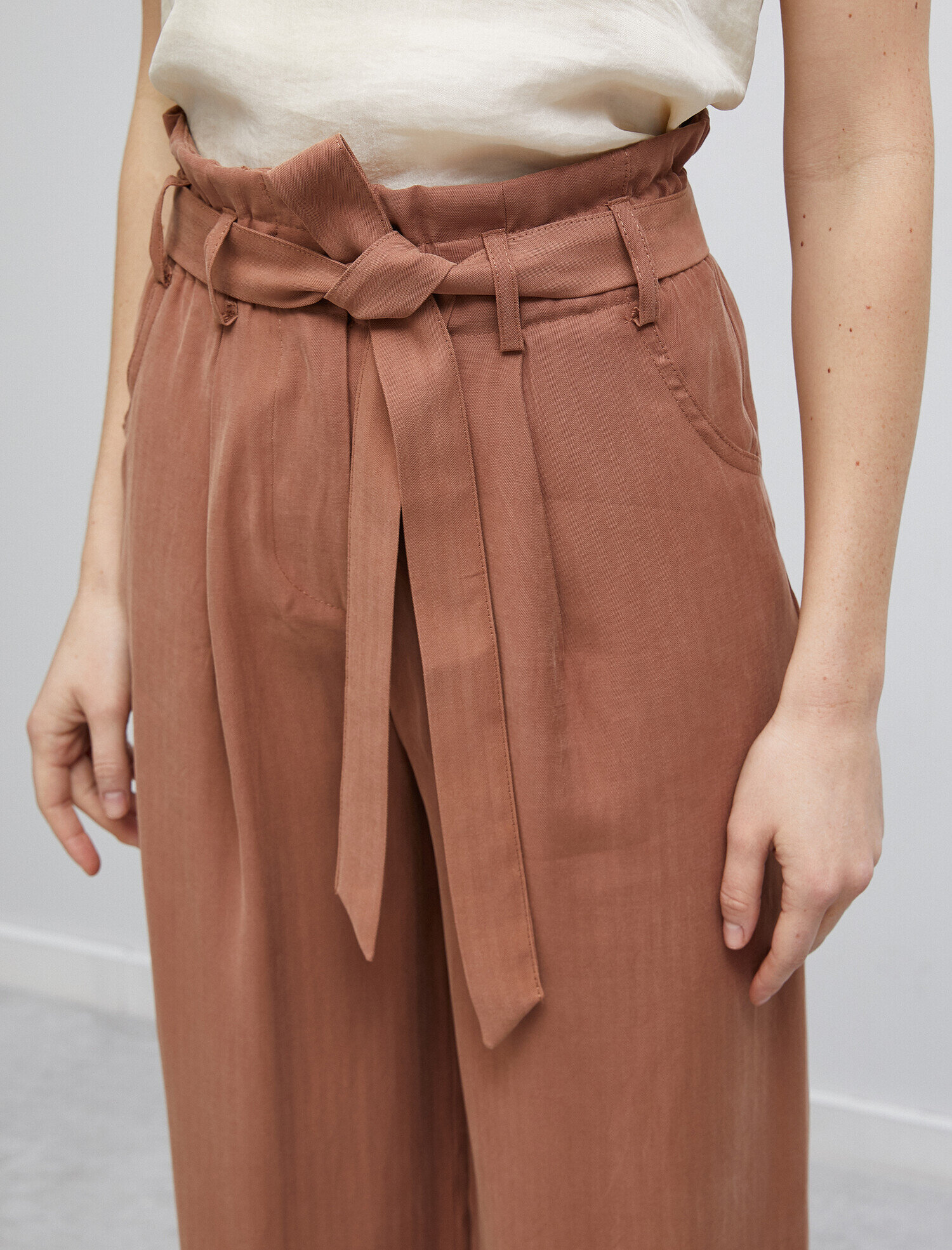   Kemerli Pantolon Geniş Paça