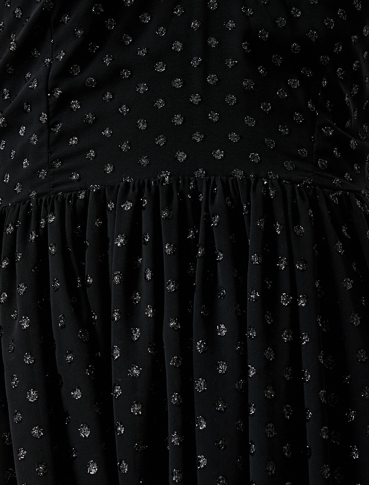 V Yaka Nakışlı Elbise Midi Boy