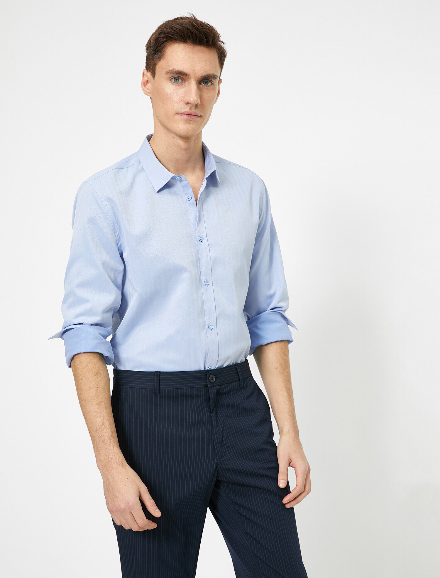 Klasik Yaka Uzun Kollu Slim Fit Smart Gömlek