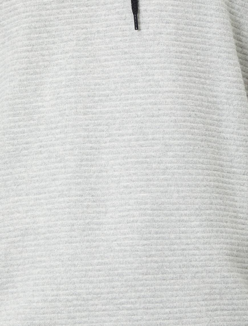   Kapüşonlu Yumuşak Dokulu Kumaş Basic Sweatshirt