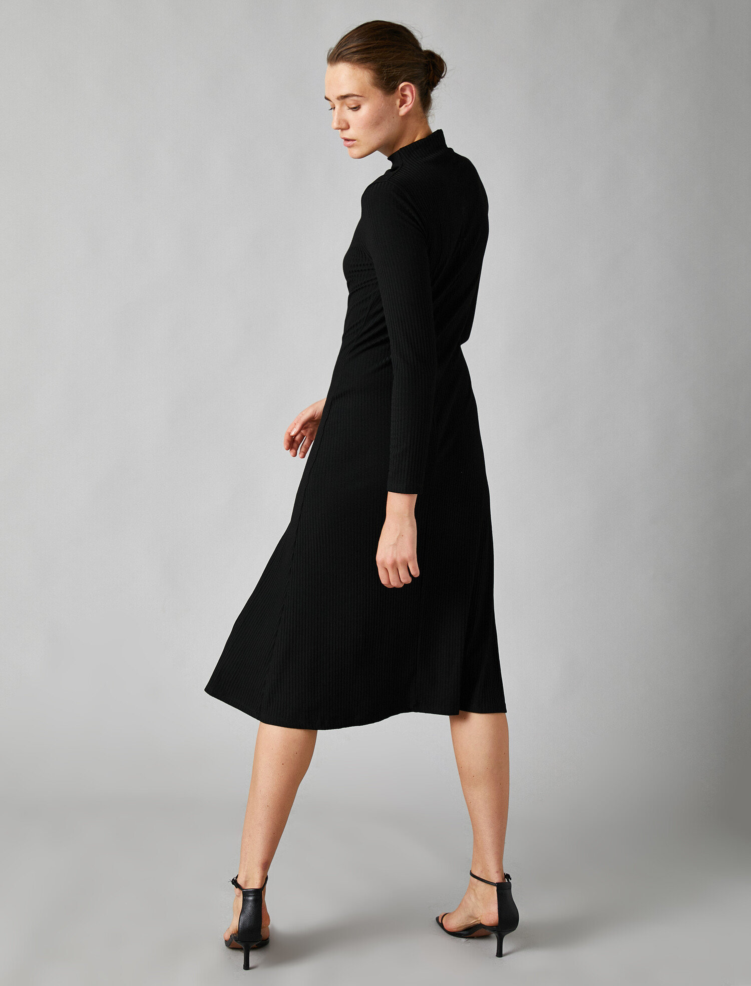   Balıkçı Yaka Uzun Kollu Yırtmaçlı Elbise