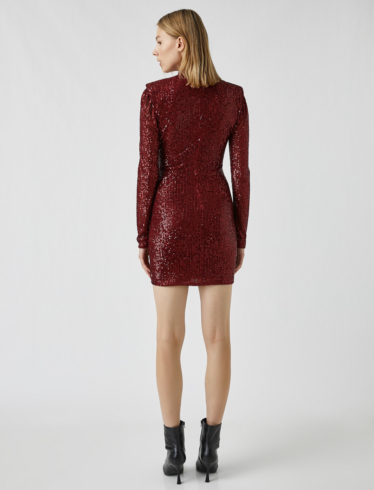 Pullu  Abiye Elbise Dik Yaka Uzun Kollu Kısa