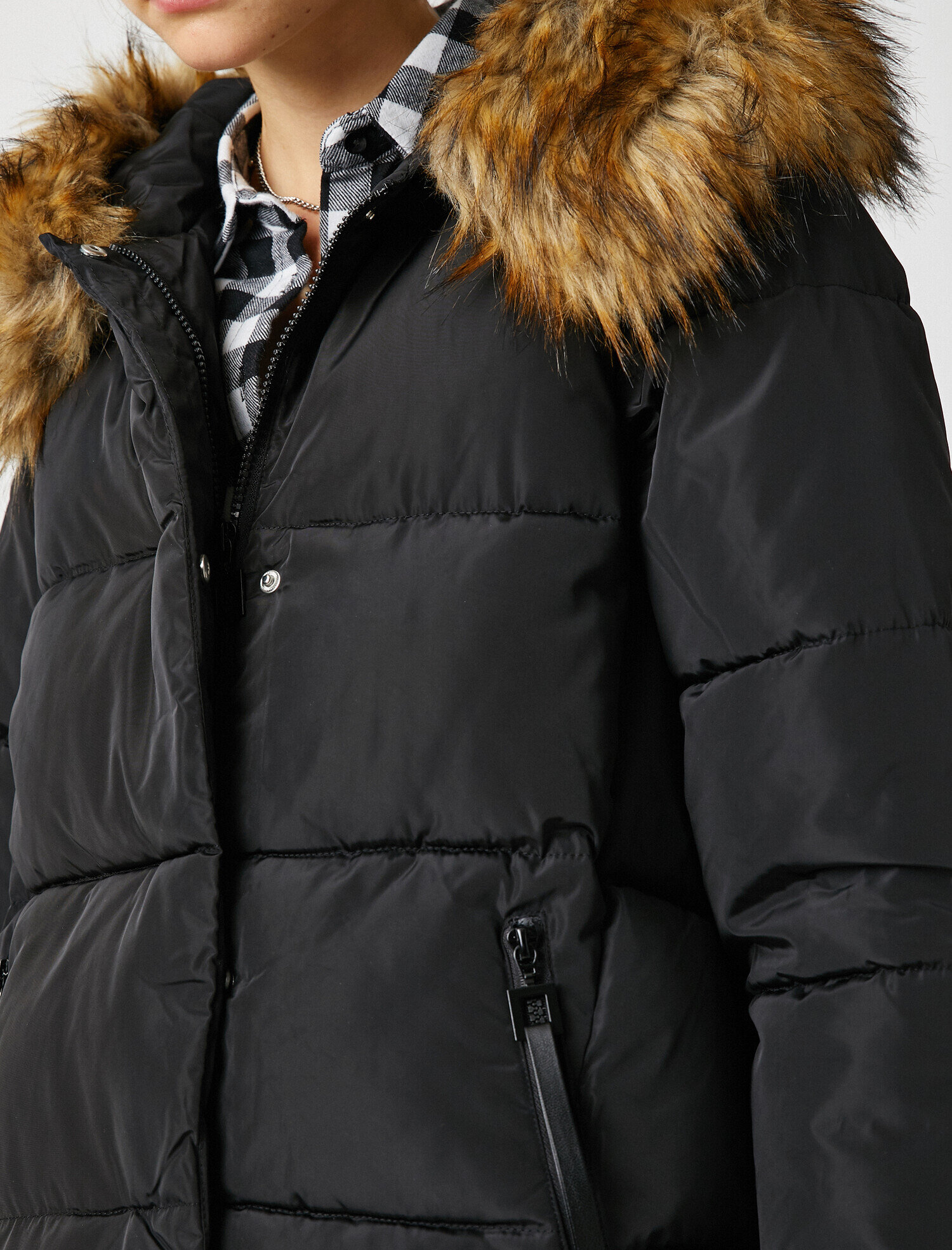   Suni Kürk Detaylı Kapüşonlu Şişme Mont