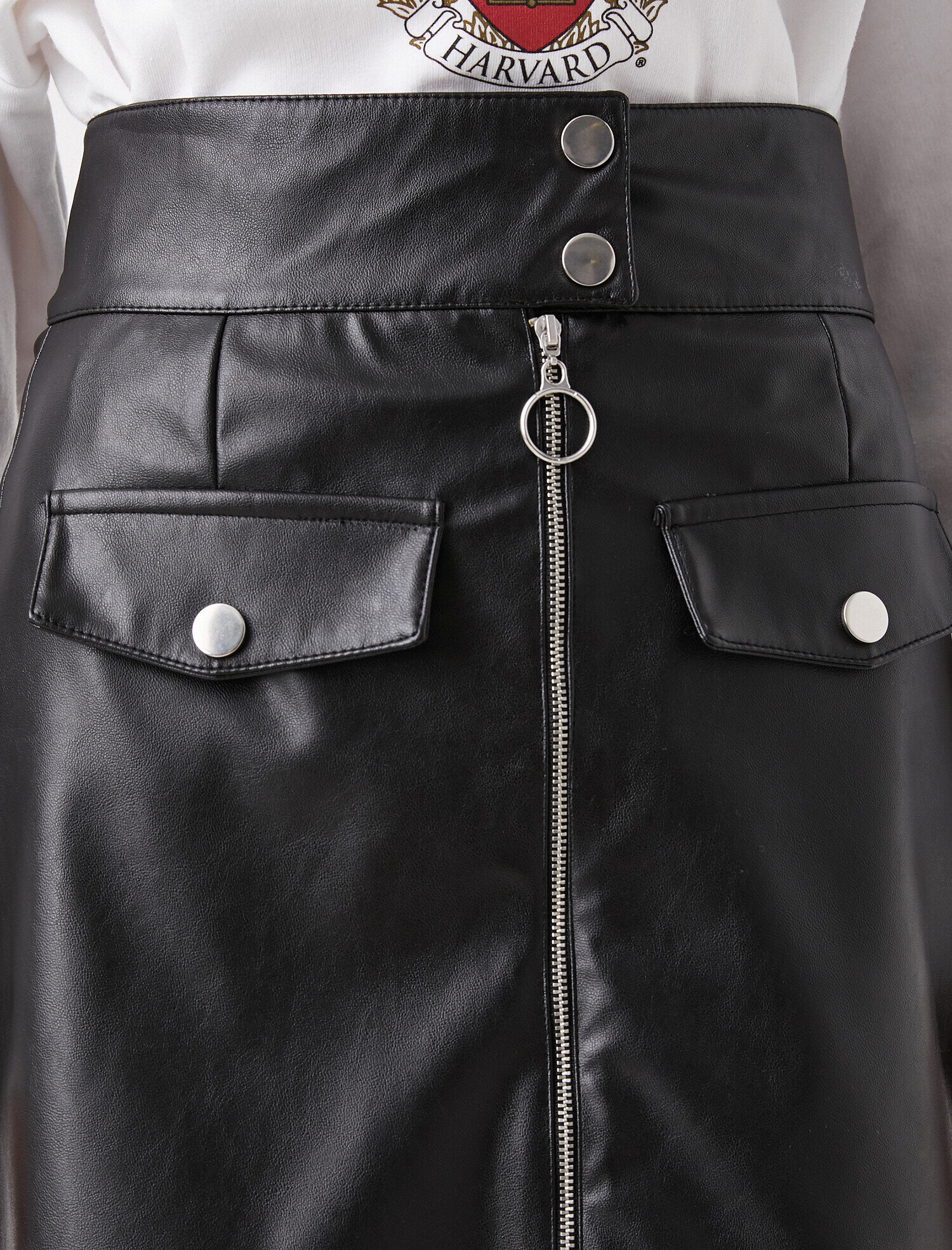   Deri Görünümlü Cepli Mini Etek