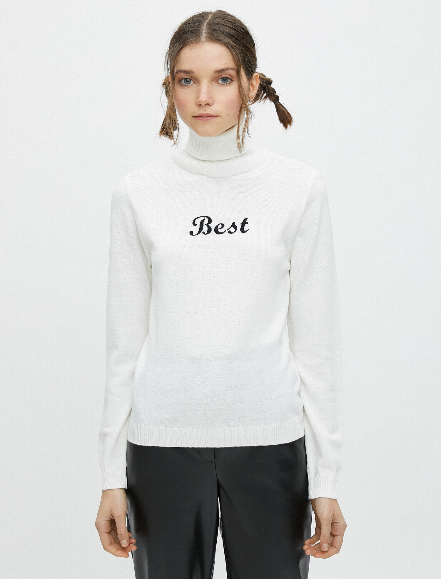   Uzun Kollu Balıkçı Yaka Nakışlı Triko Kazak