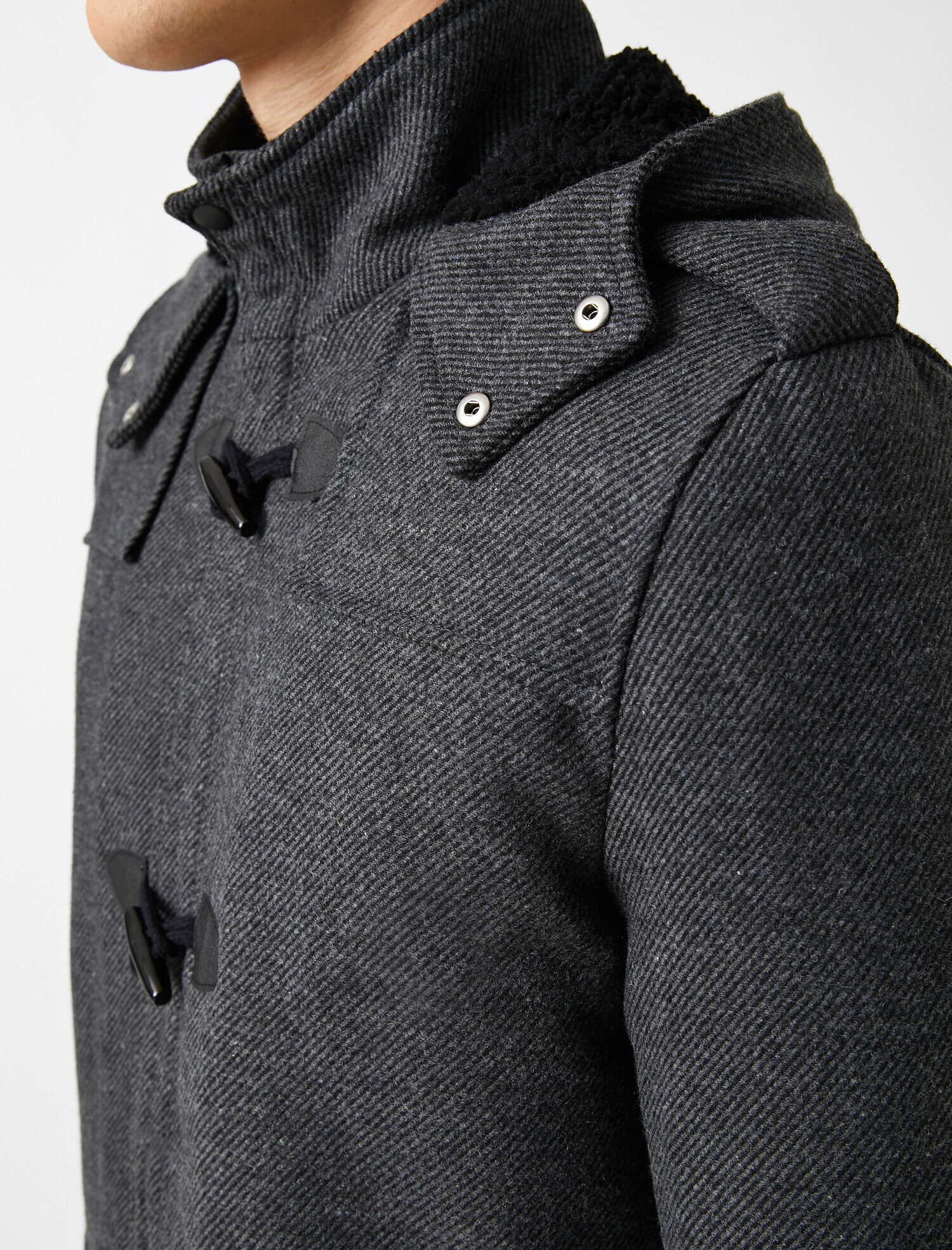   Dik Yaka Kapüşonlu Cepli Kaban