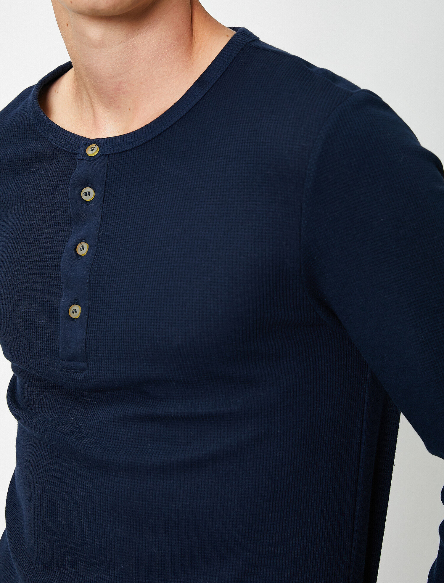   Düğme Yakalı Uzun Kollu Tişört