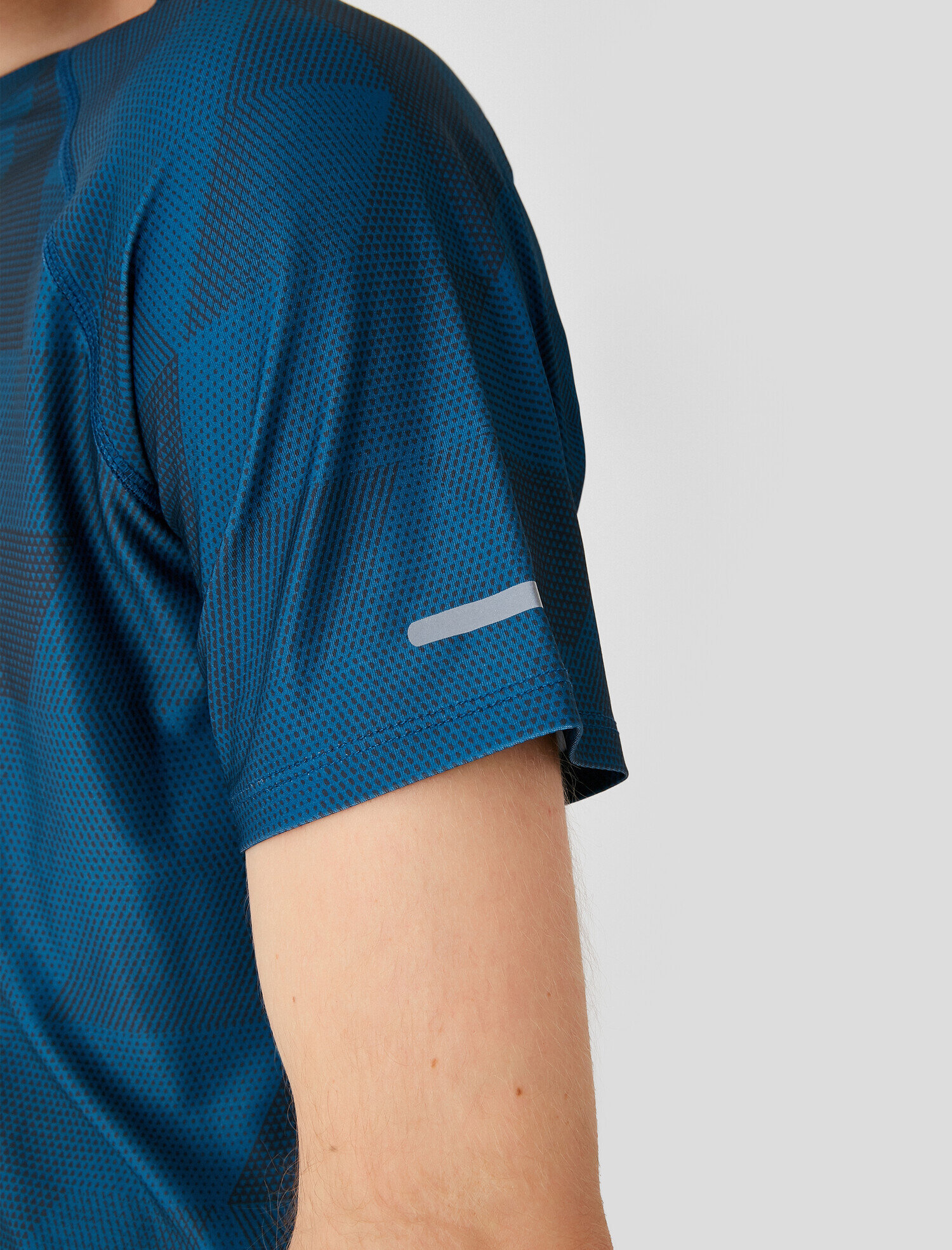   Bisiklet Yaka Kısa Kollu Desenli Tişört