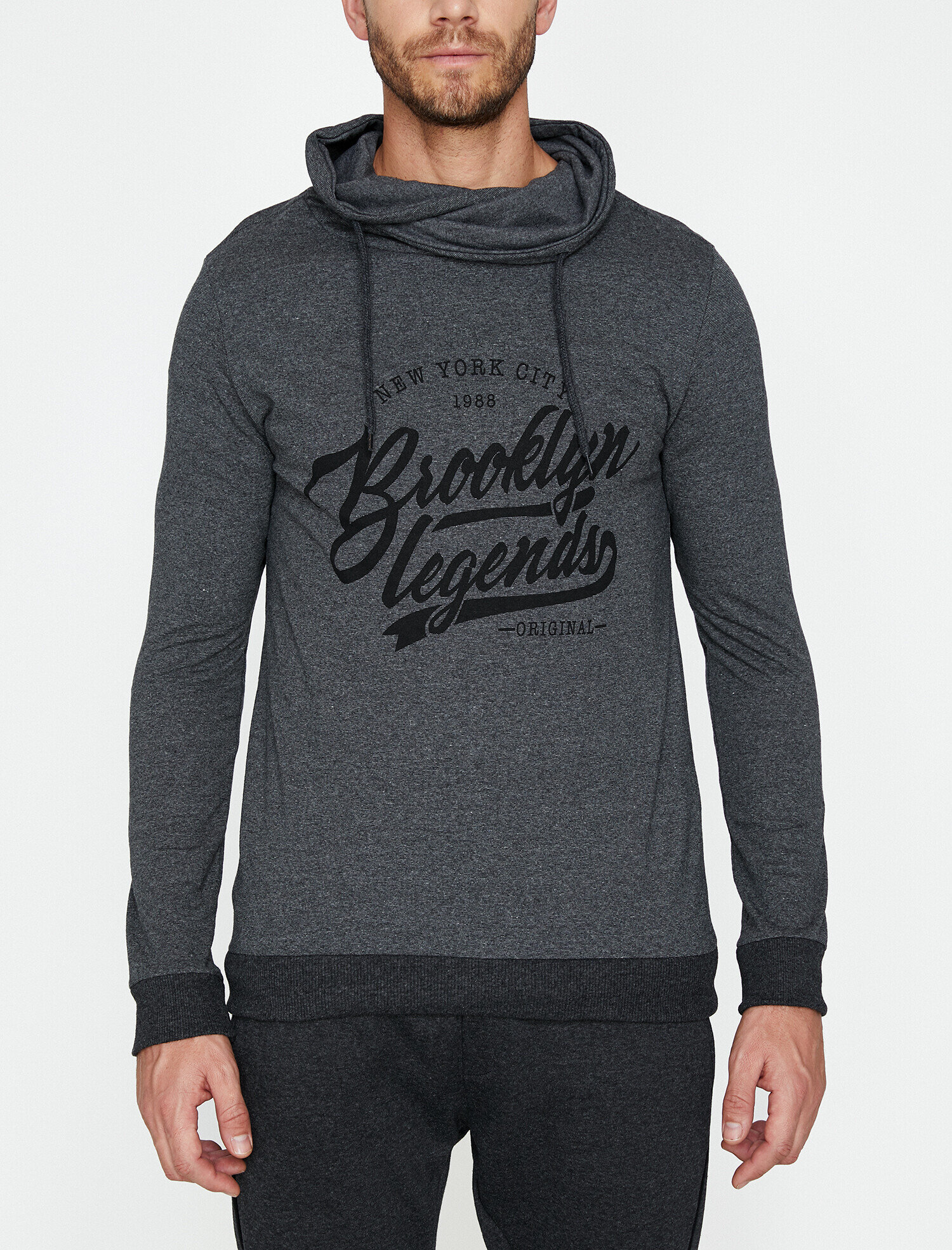   Kapüşonlu Sweatshirt