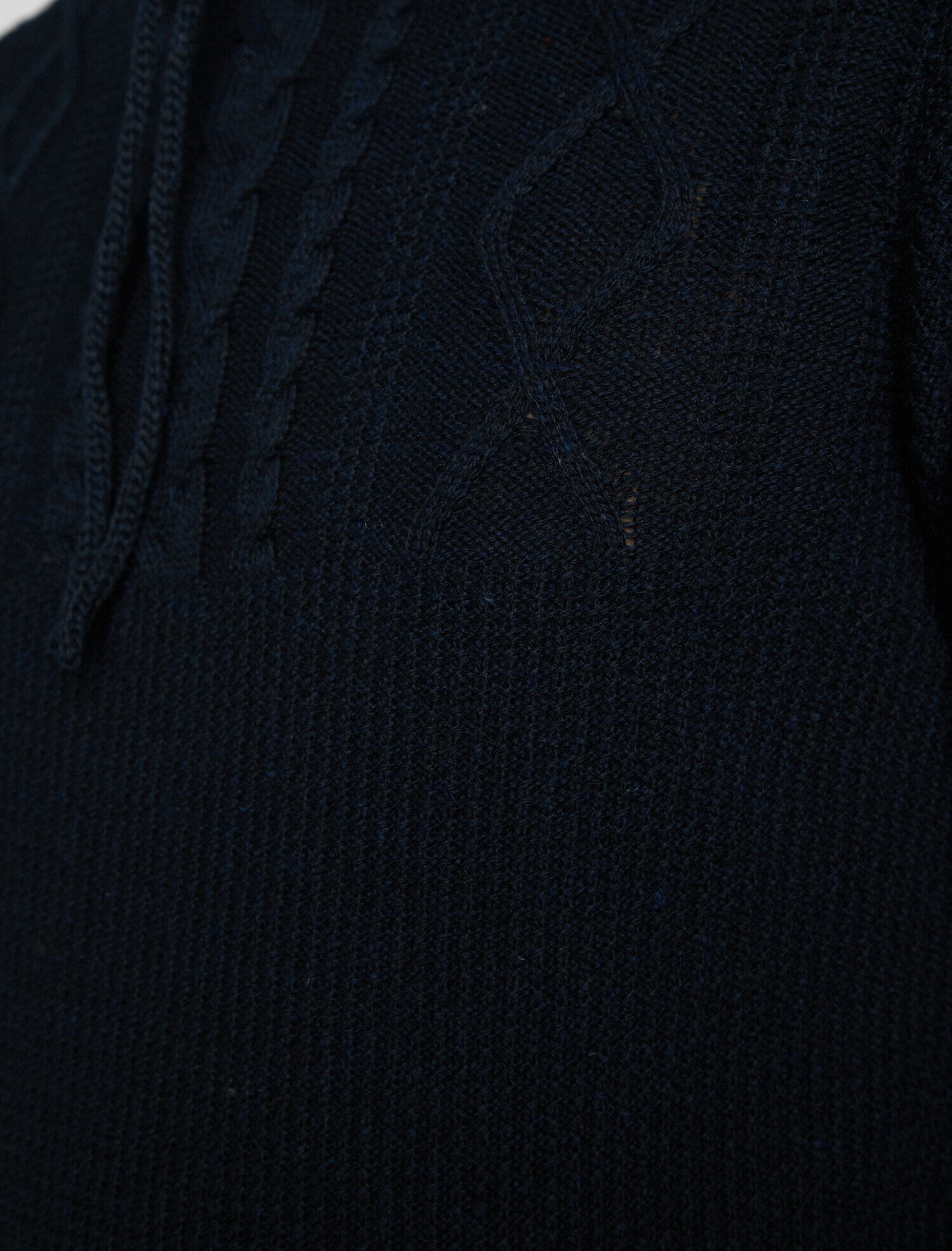   Yüksek Yaka Triko Kazak