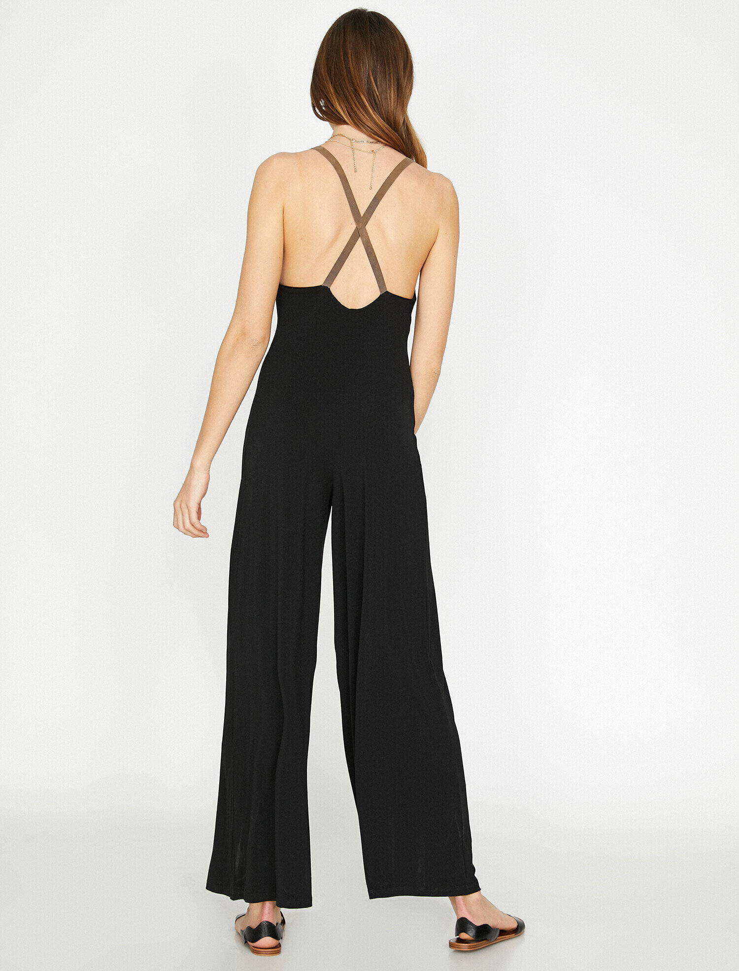   Sırtı Çapraz Bantlı Tulum