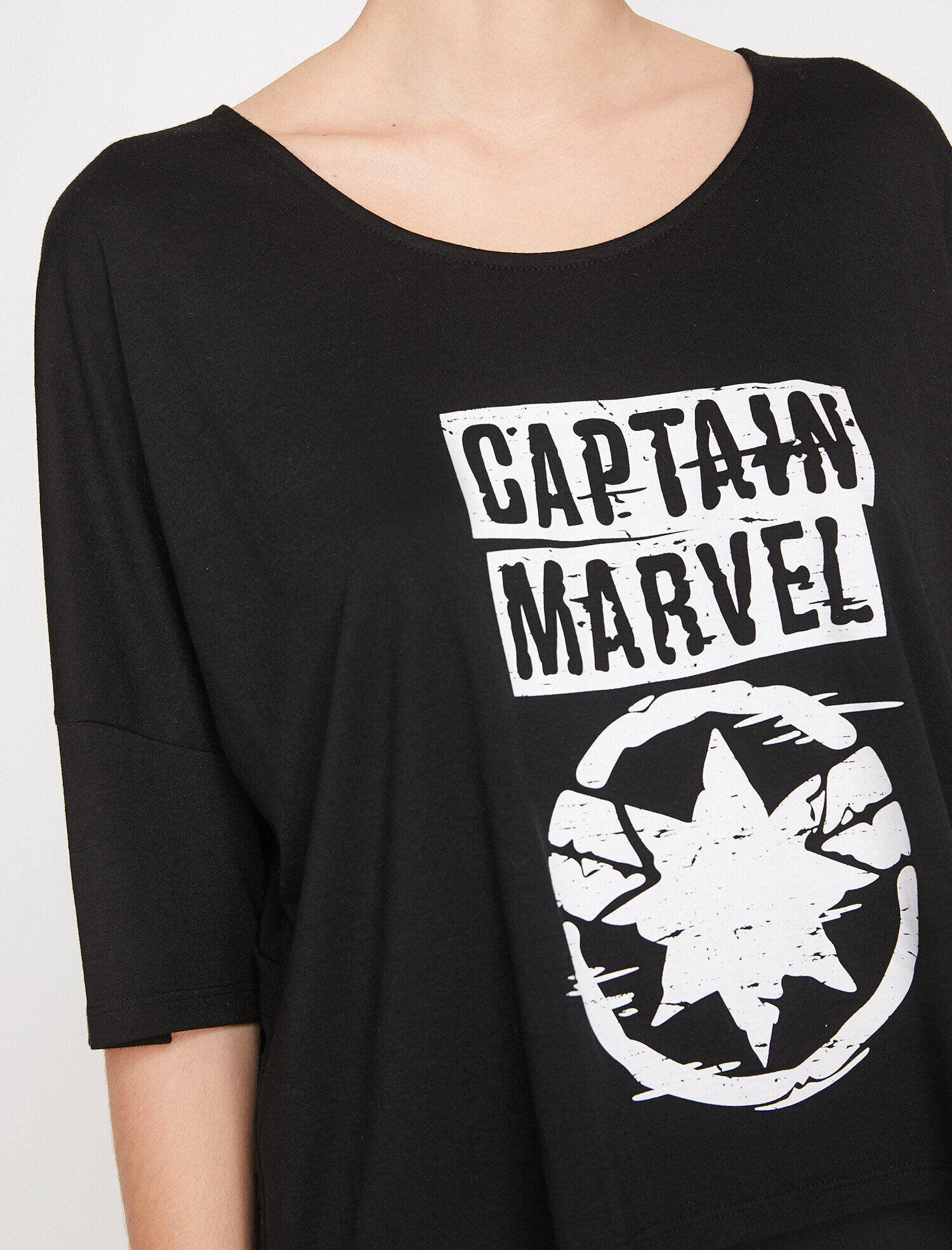   Marvel Lisanslı Baskılı T-Shirt