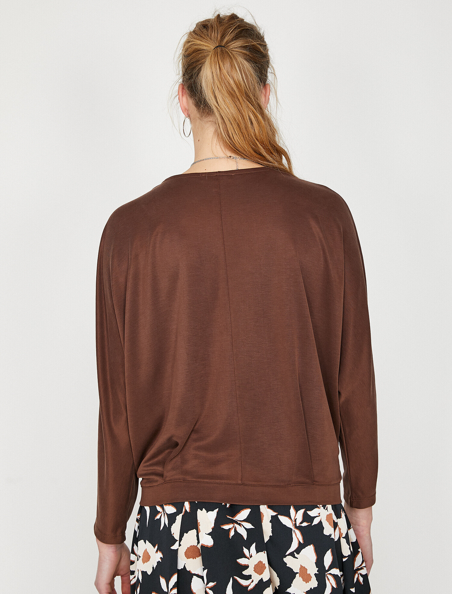   Düğme Detaylı Tişört