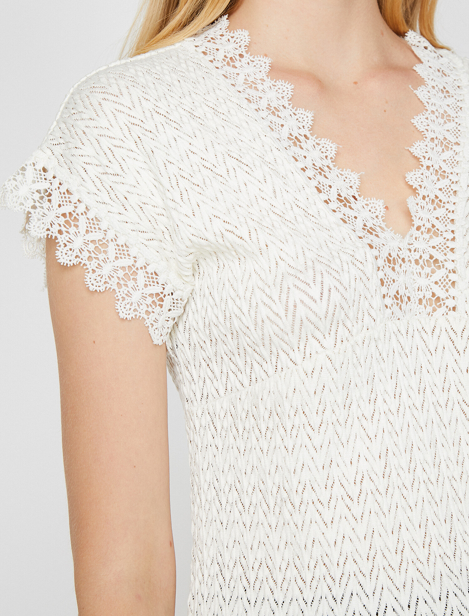   Dantel Detaylı Tişört