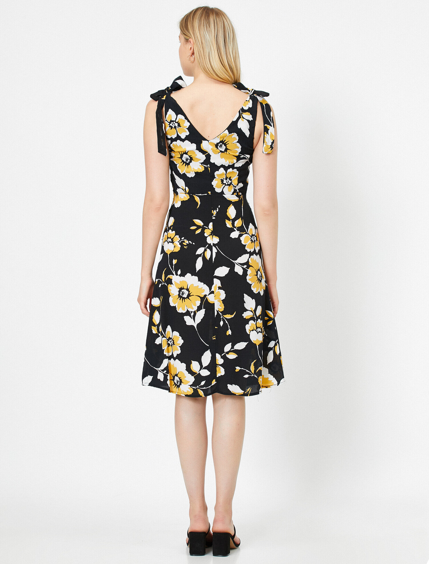   Çiçek Desenli Elbise