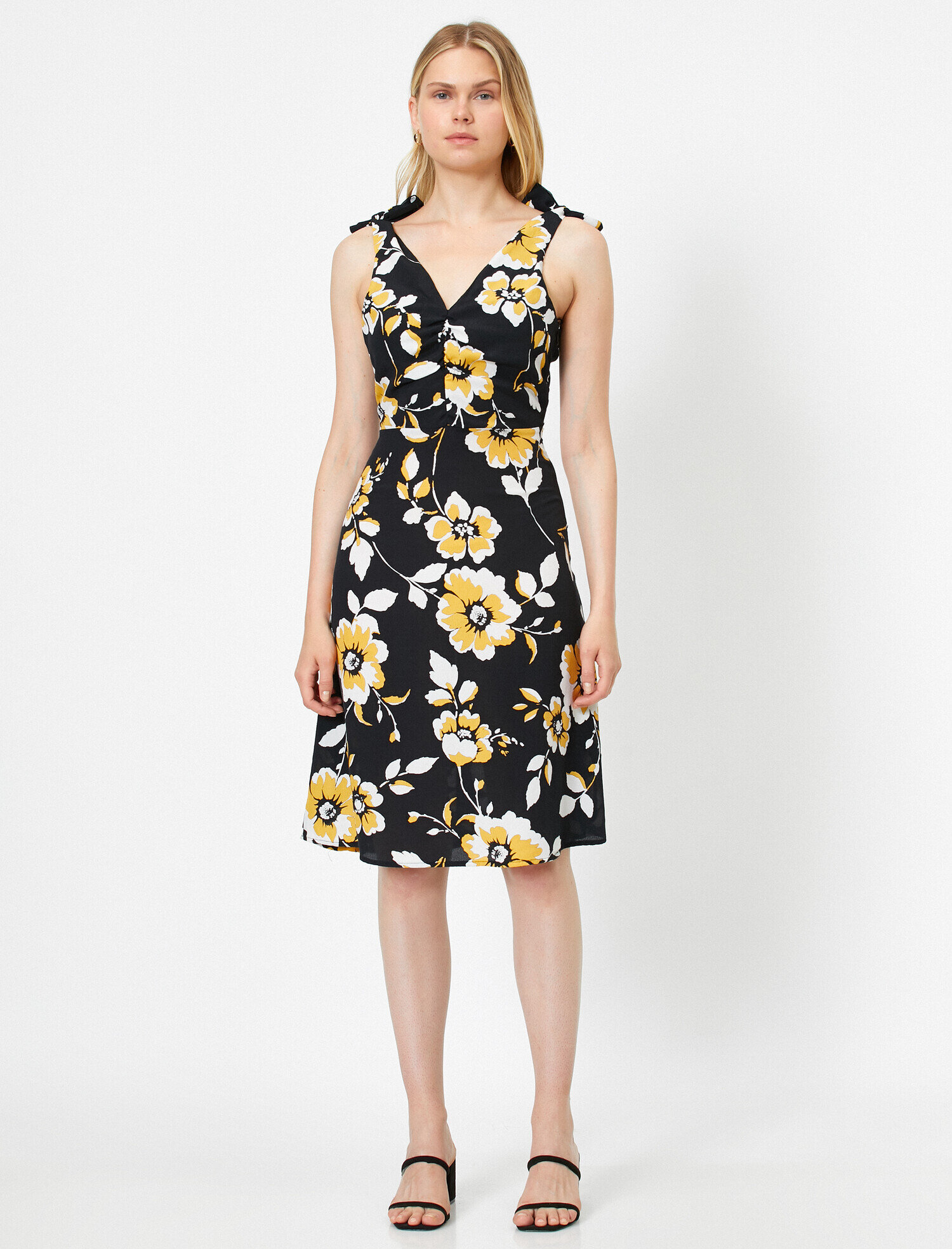   Çiçek Desenli Elbise