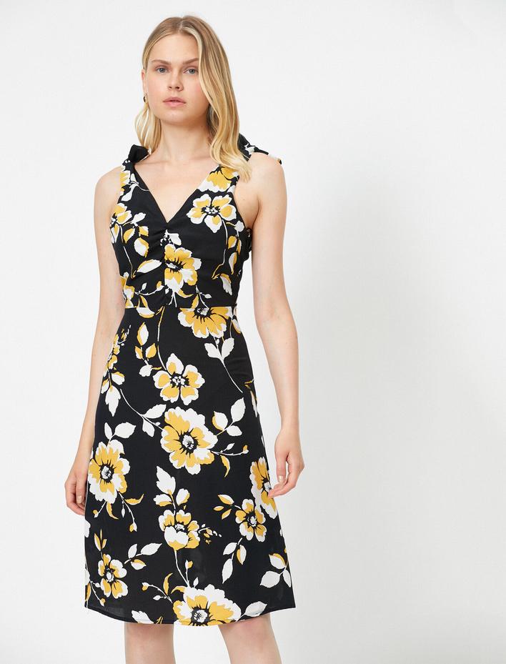  Çiçek Desenli Elbise