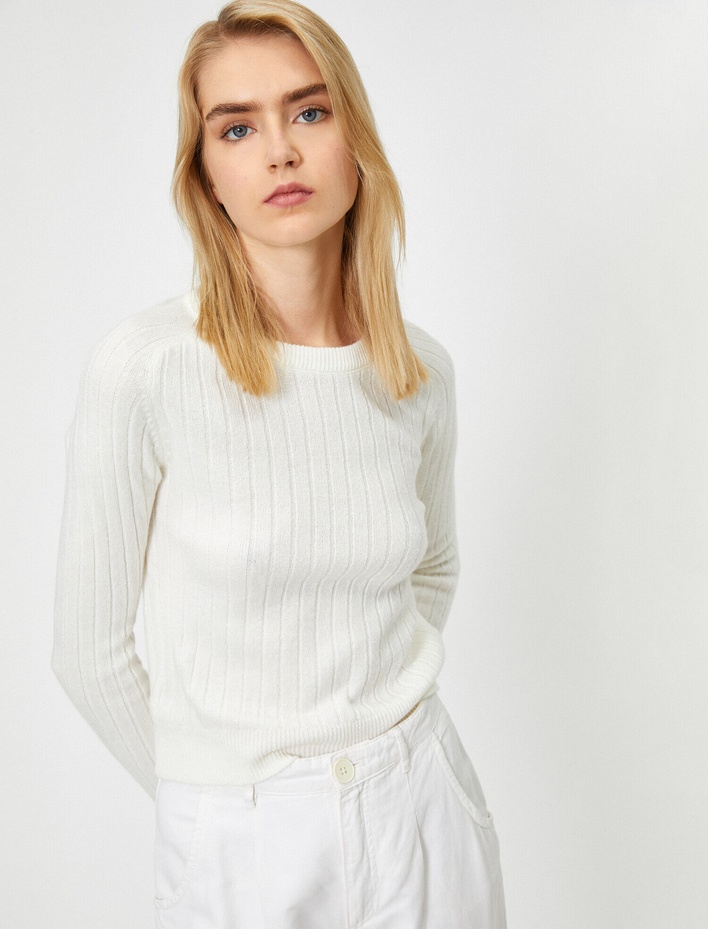  Uzun Kollu Kayik Yaka Triko kazak