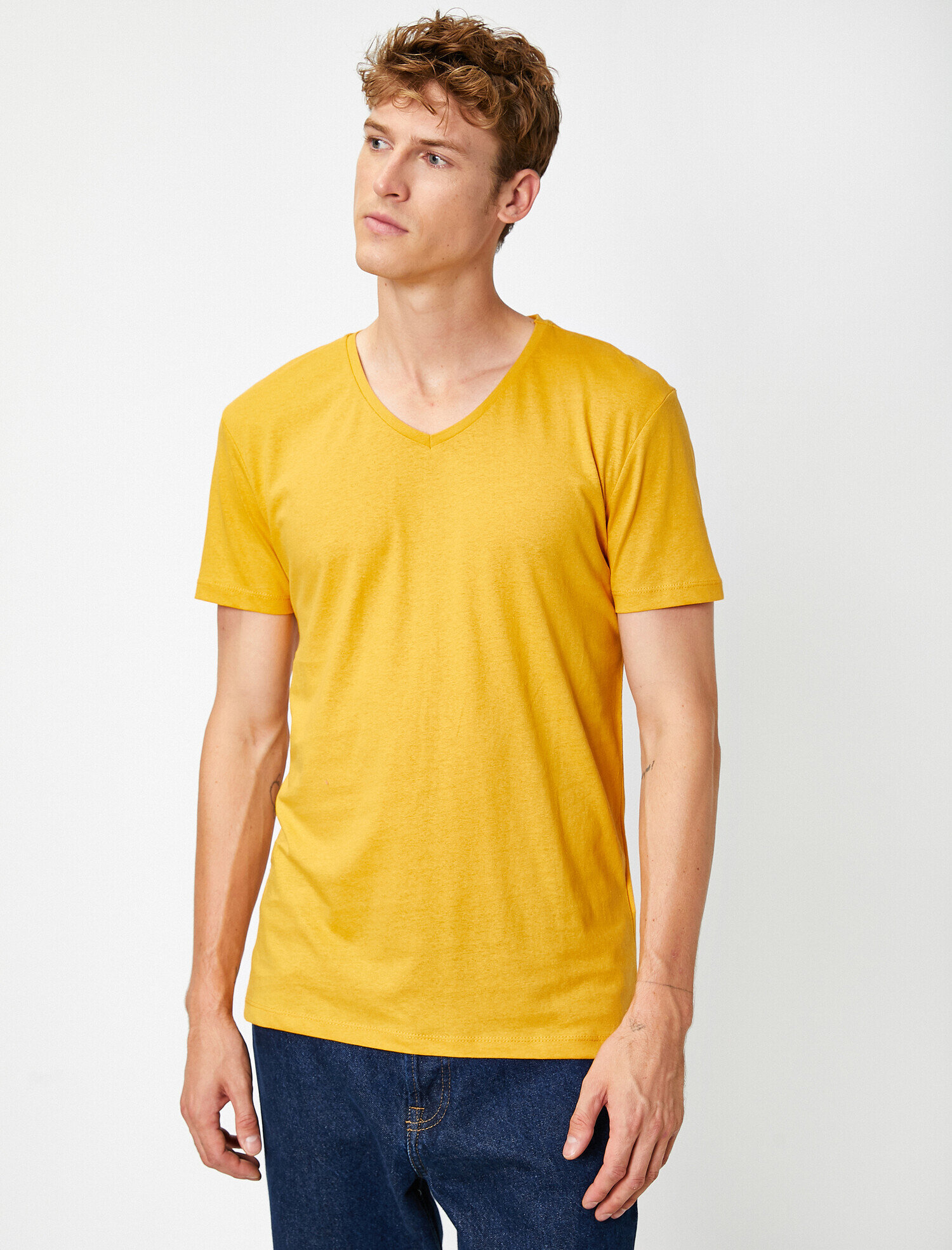   Kısa Kollu V Yaka Basic Tişört