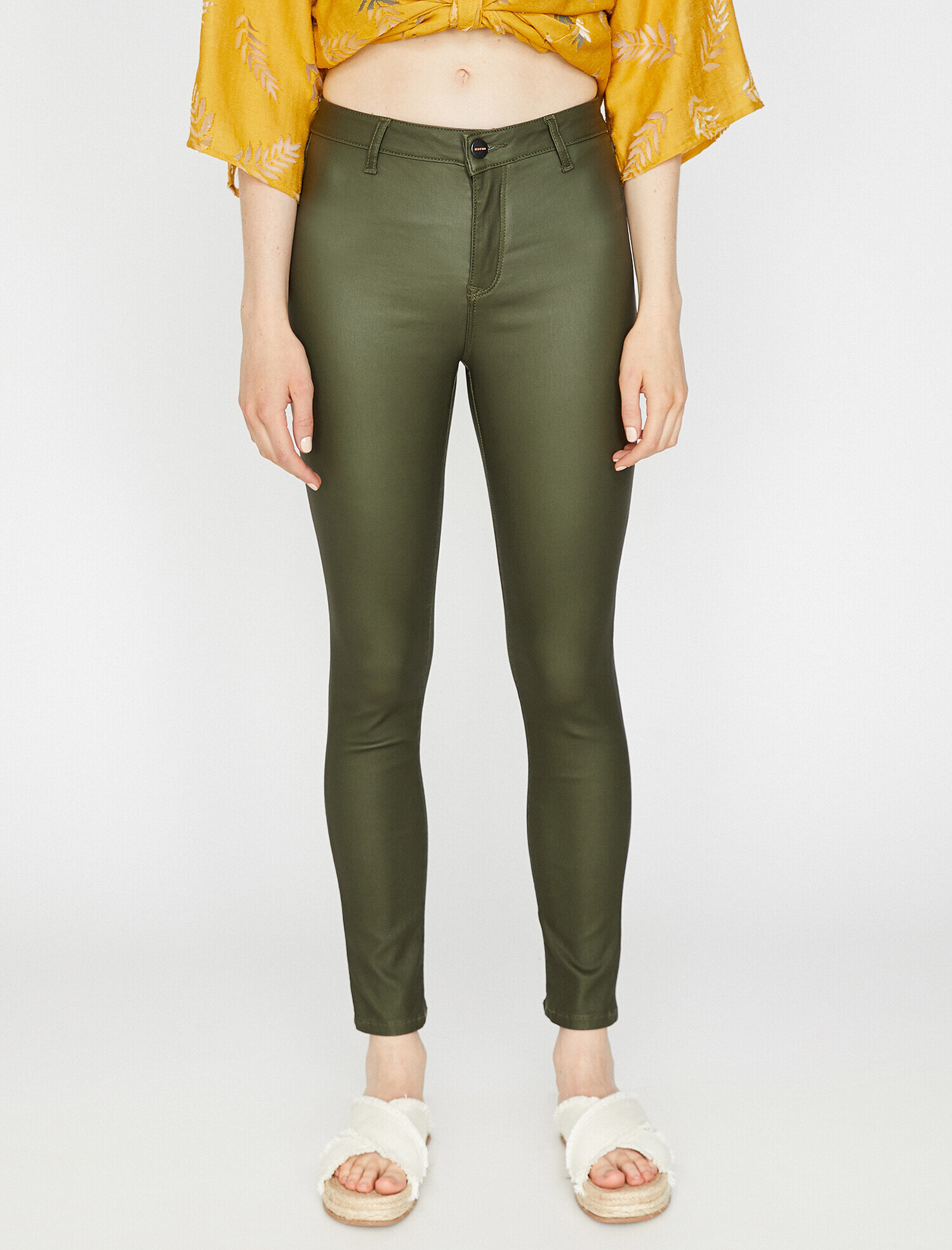   Deri Görünümlü Pantolon