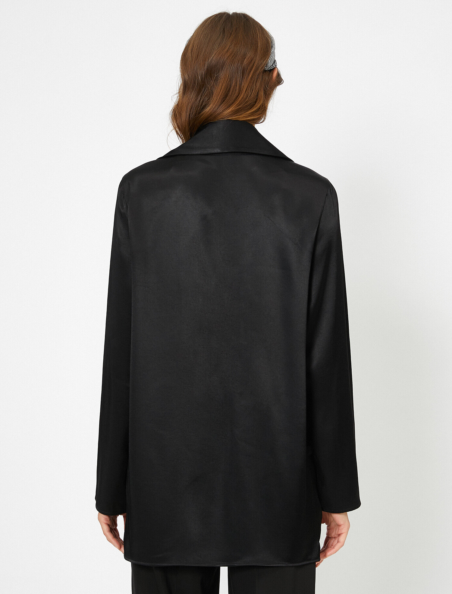   Cep Detaylı Uzun Kollu Saten Ceket