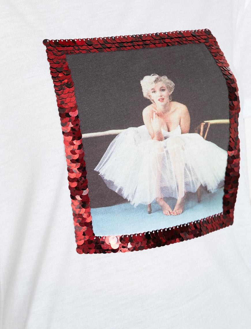   Marilyn Monroe Lisanslı Pul Detaylı Tişört