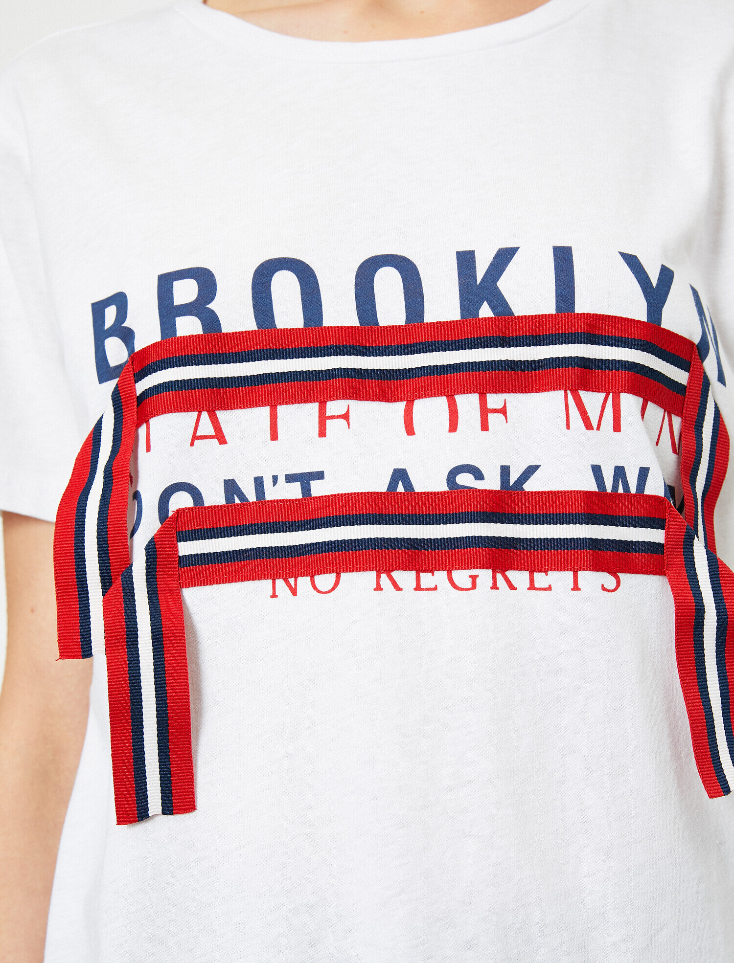   Bisiklet Yaka Kısa Kollu %100 Pamuklu İşlemeli Tişört