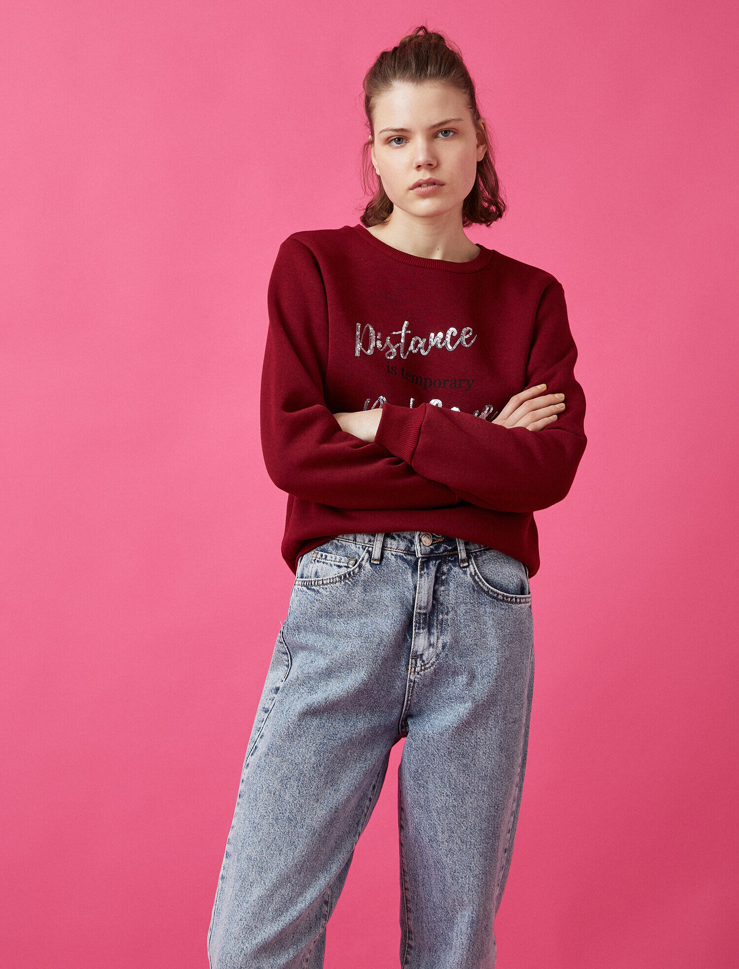 Pamuklu Bisiklet Yaka Pullu Sweatshirt