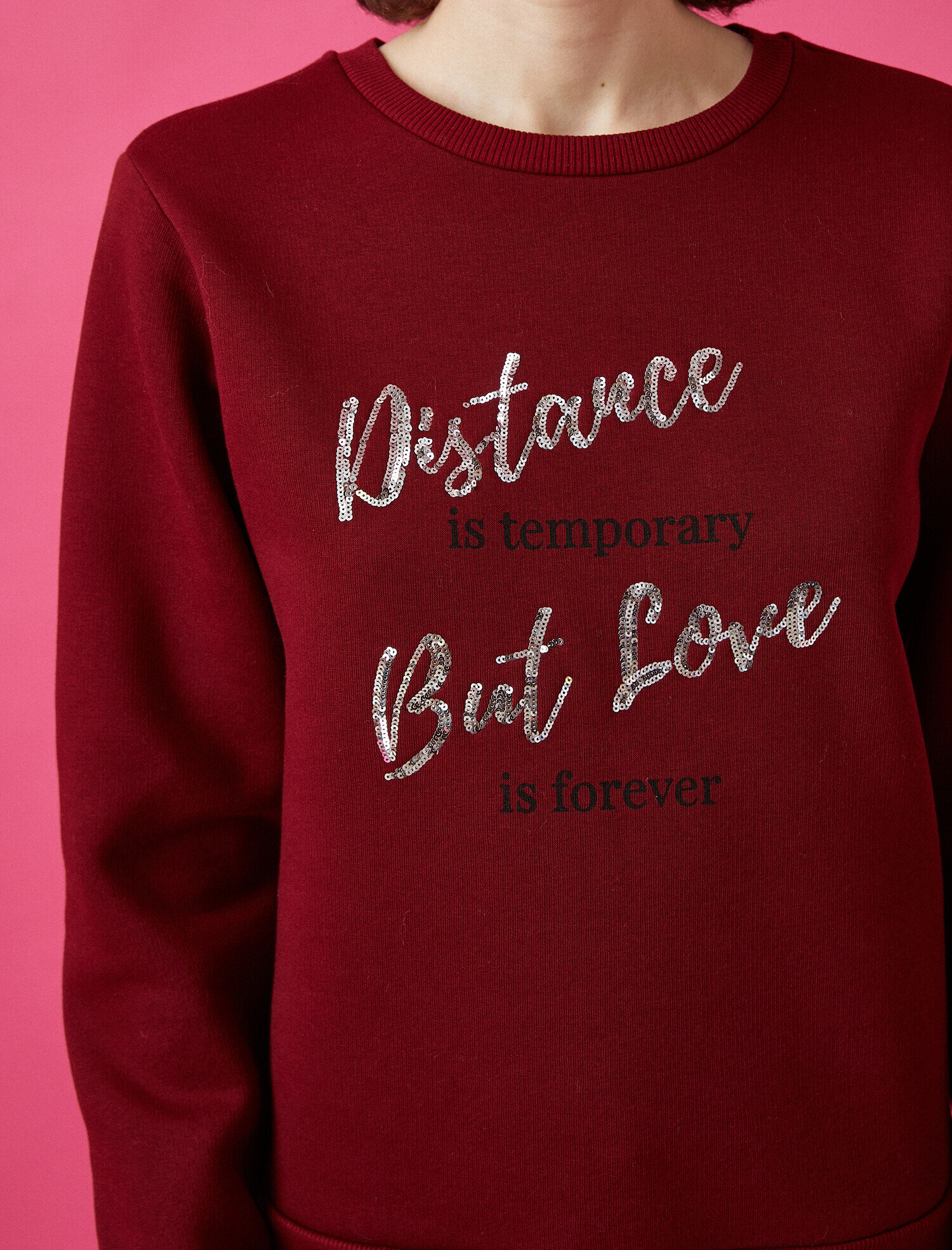 Pamuklu Bisiklet Yaka Pullu Sweatshirt