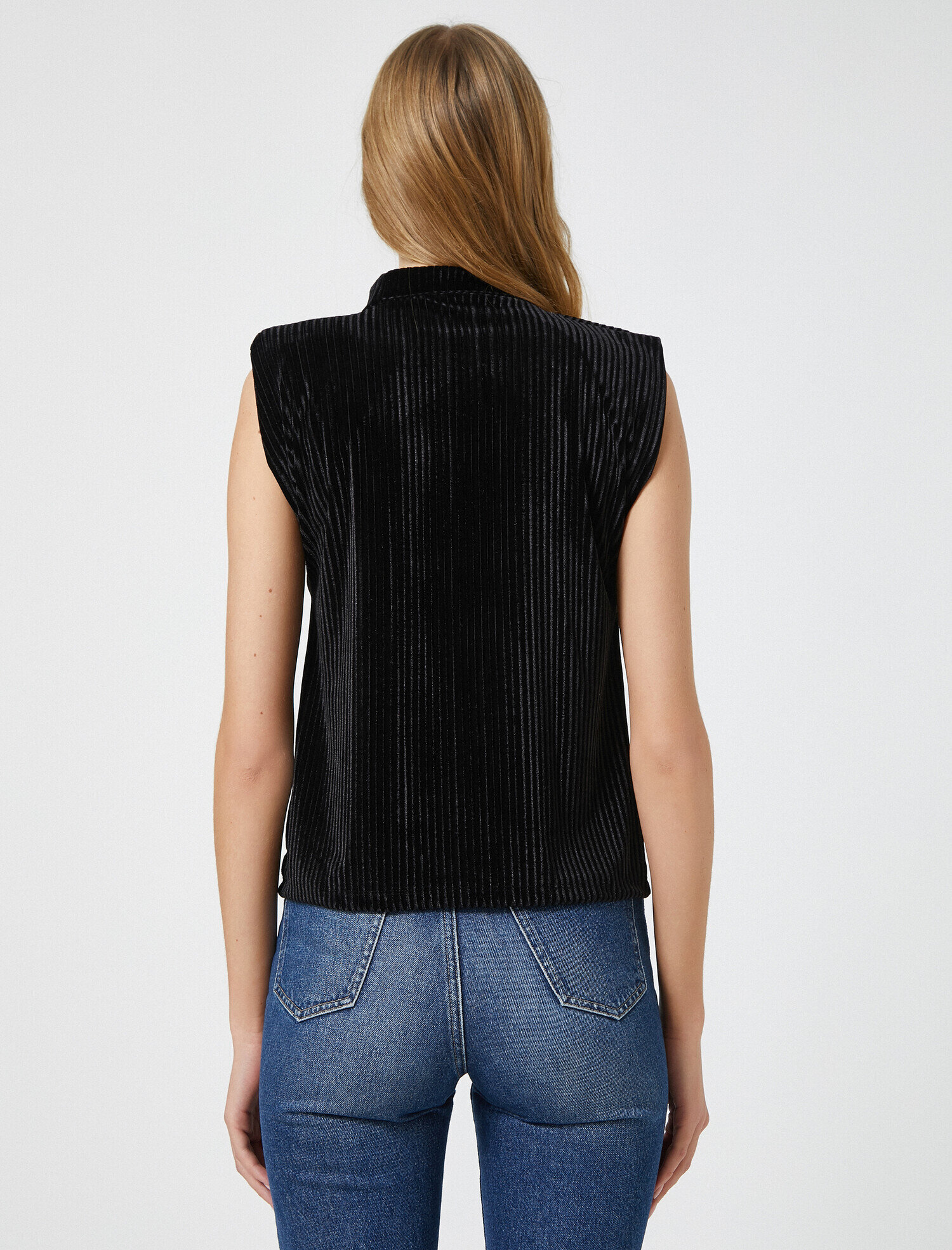   Vatkalı Dik Yaka Kadife Tişört