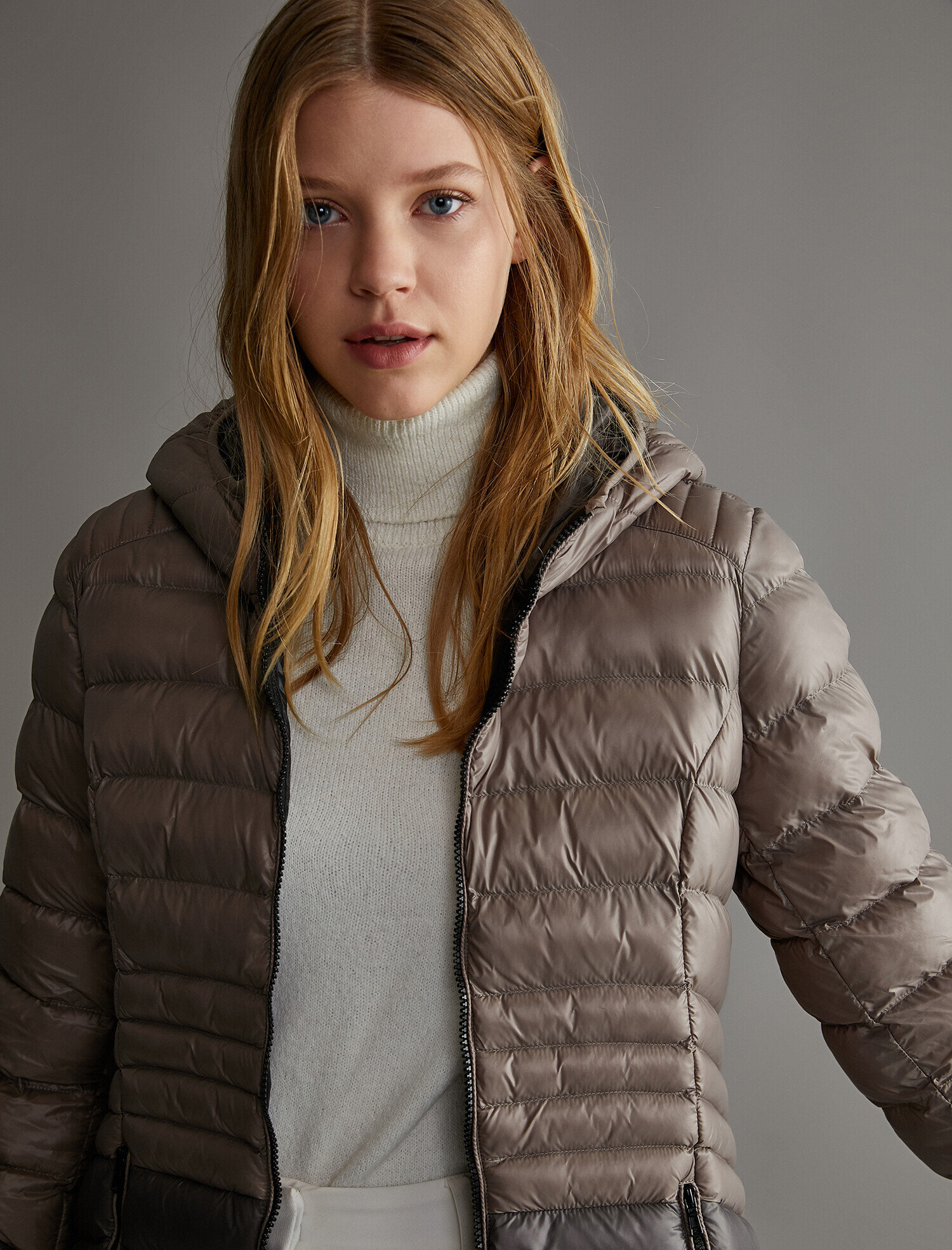   Kapüşonlu Şişme Mont