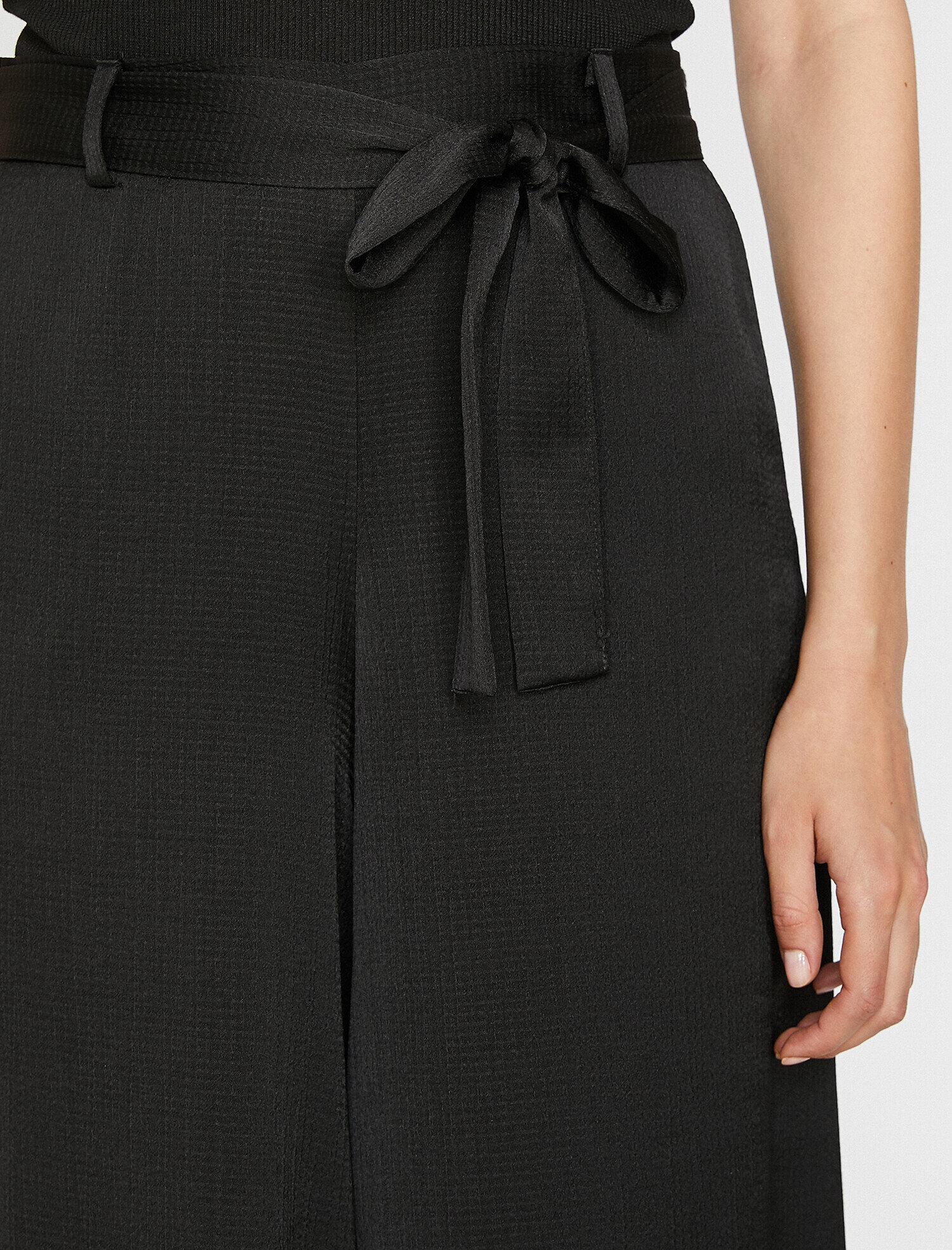   Kemer Detaylı Pantolon