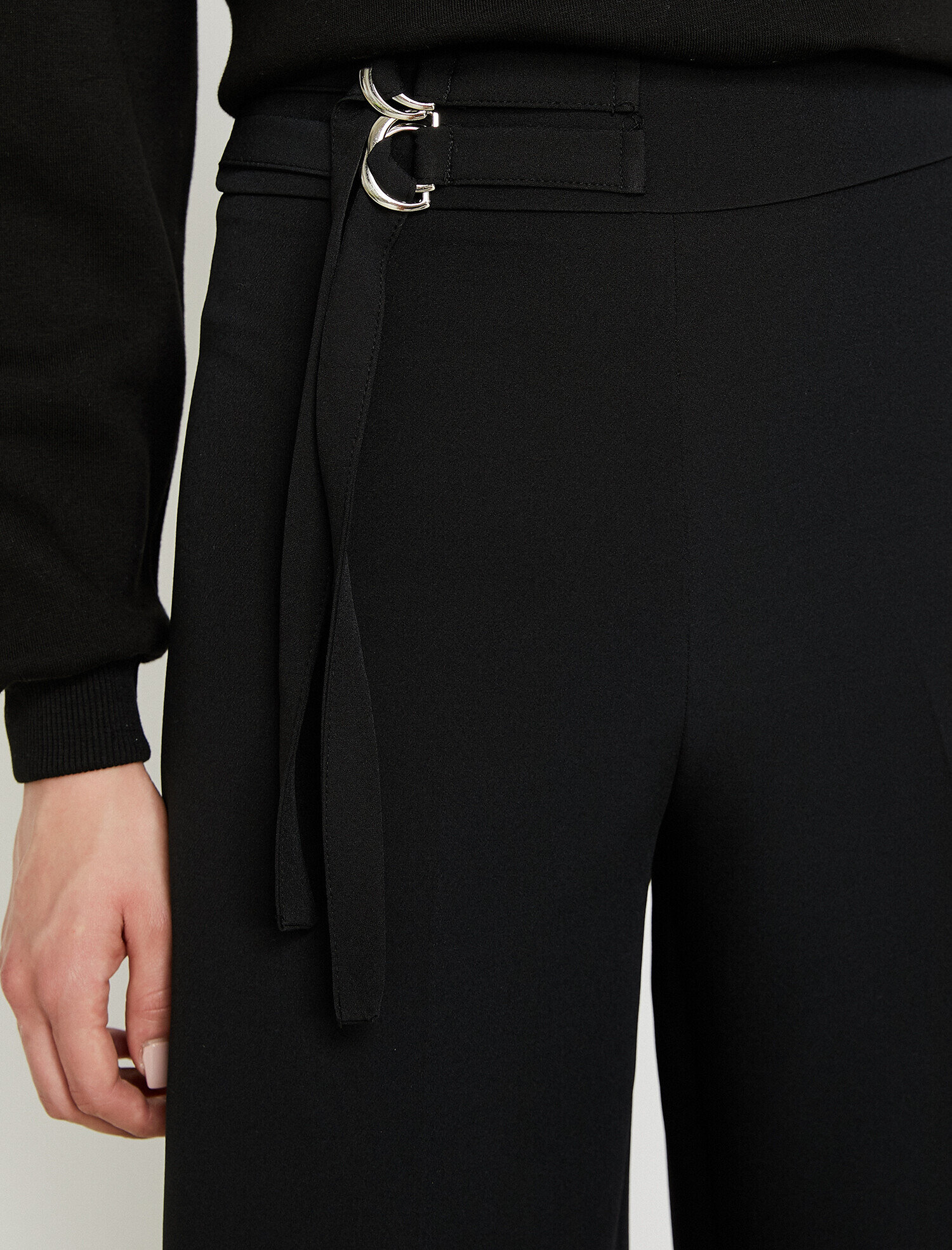   Kemer Detaylı Pantolon