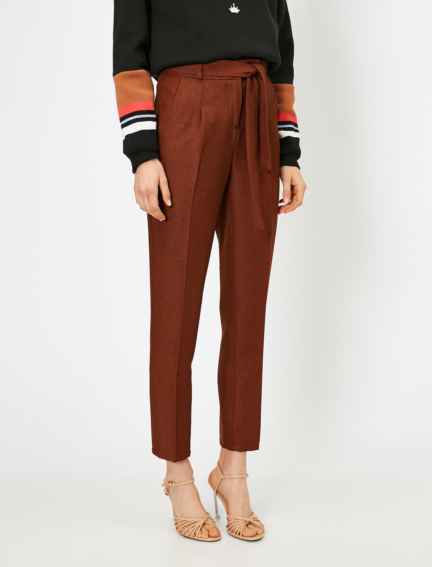   Düğme Detaylı Tişört