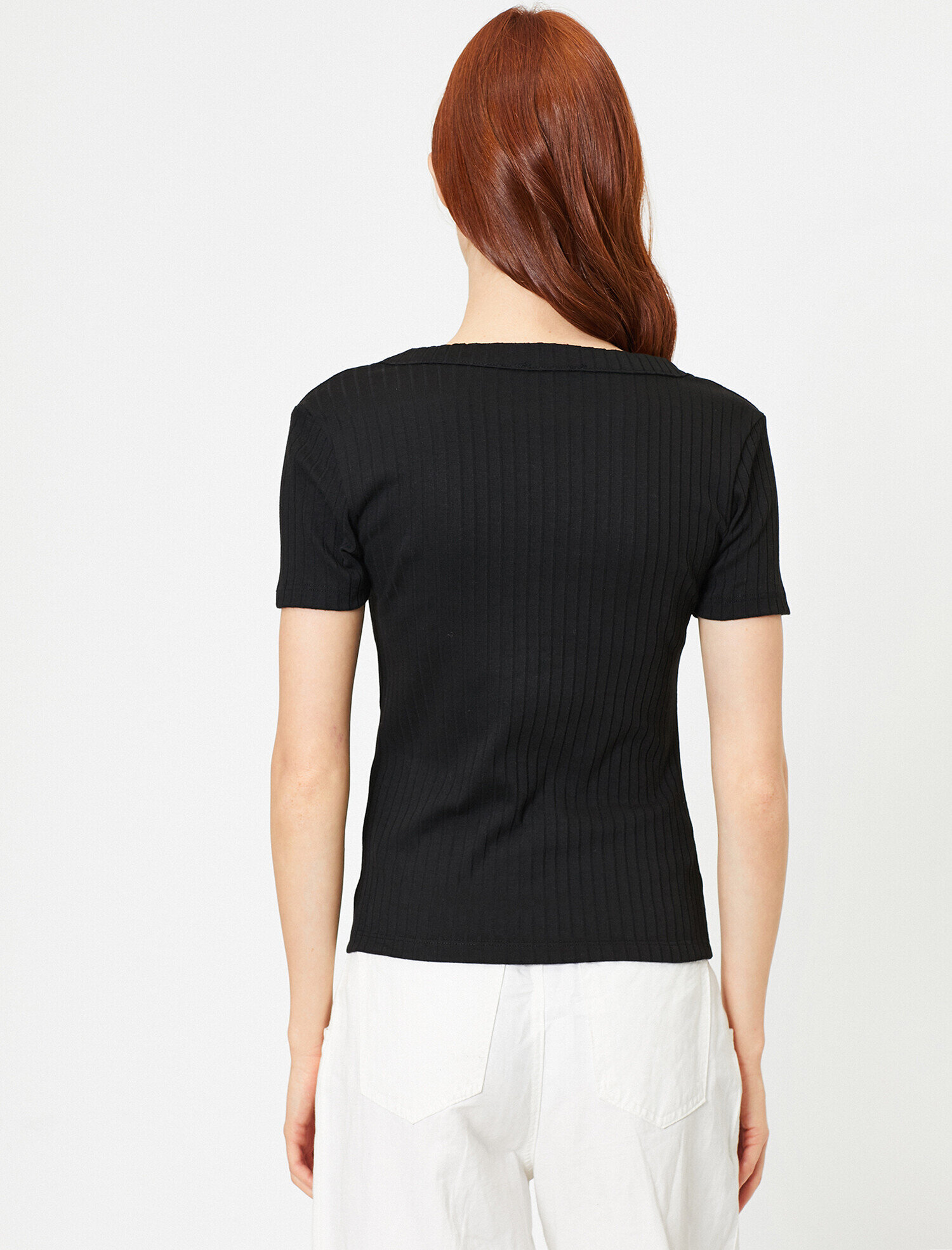   Çıtçıt Detaylı V Yaka Tişört