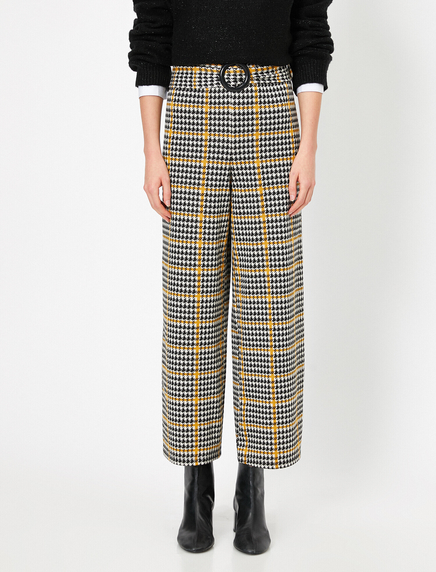   Kemer Detaylı Kısa Paça Pantolon