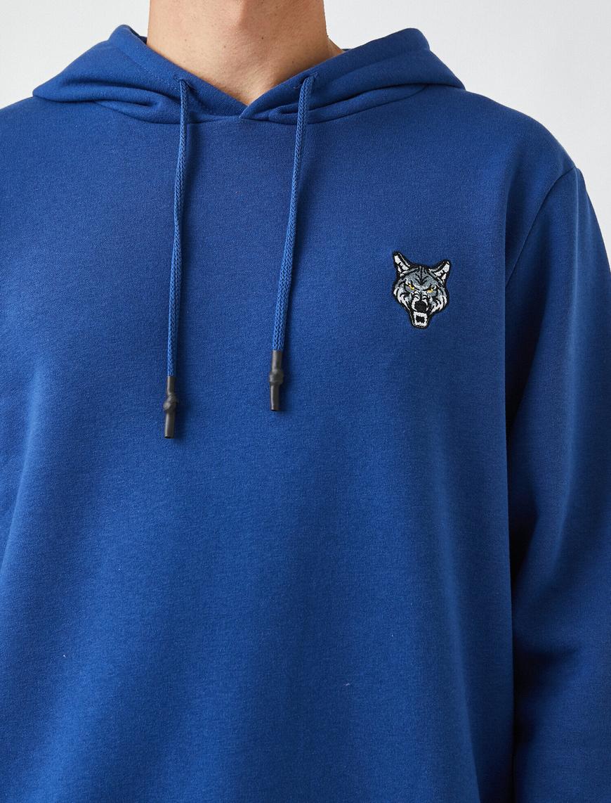   Kurt İşlemeli Kapşonlu Sweatshirt