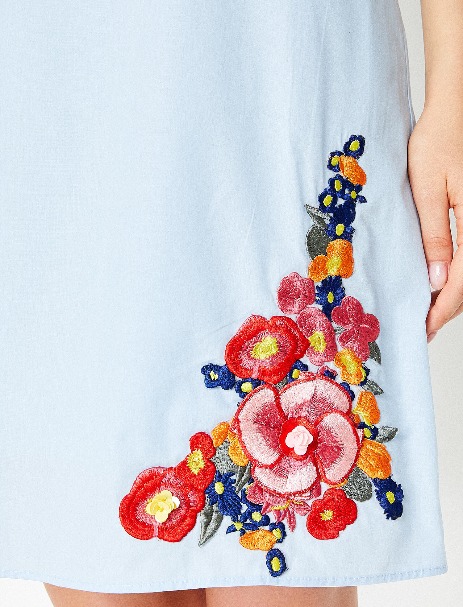   Nakış Detaylı Elbise