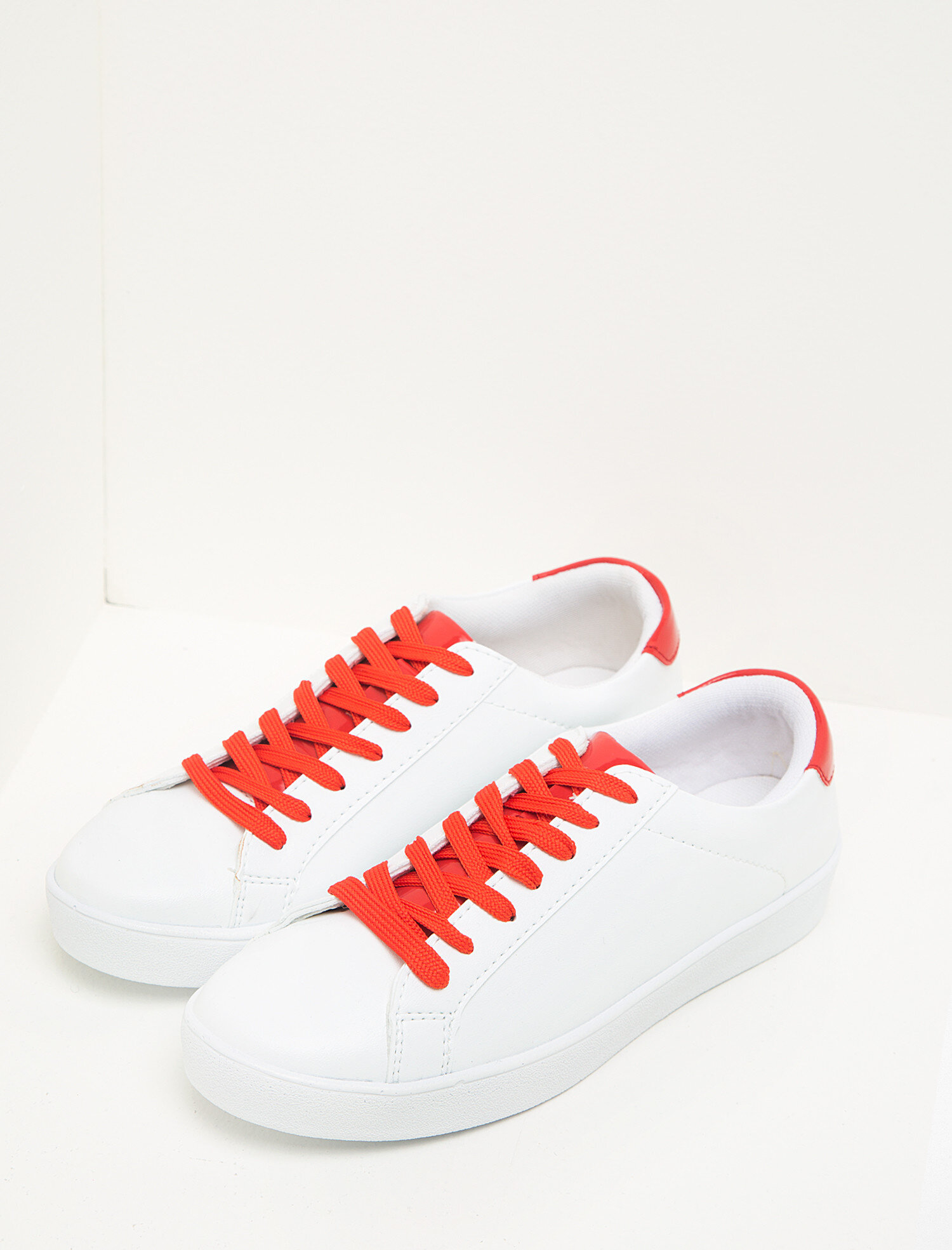  Kadın Bağcıklı Ayakkabı