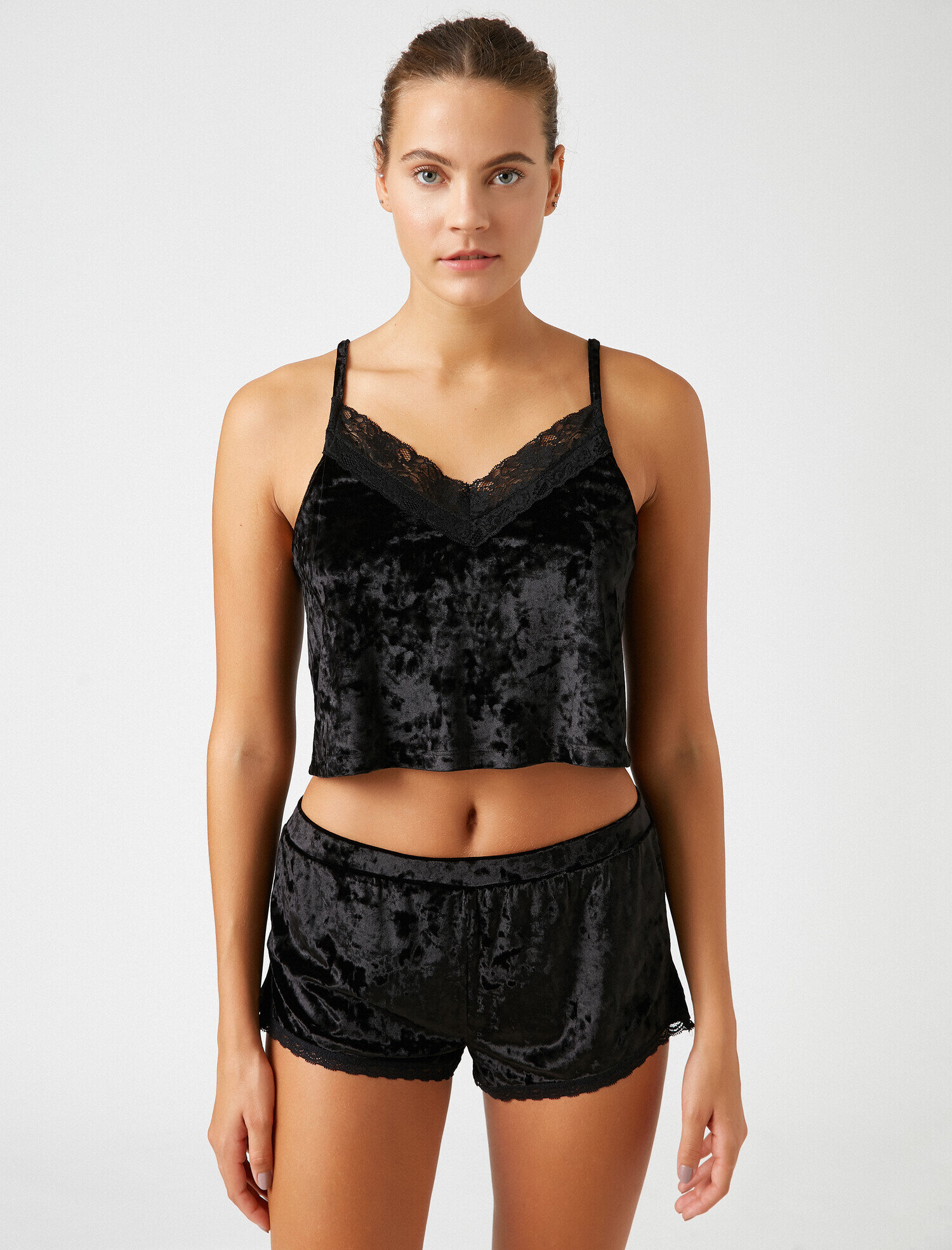   Dantel Detaylı Kadife Tanktop