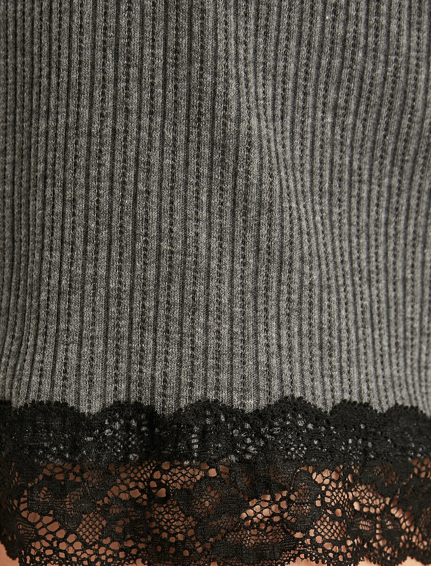   Organik Pamuklu Dantel Detayli Sort