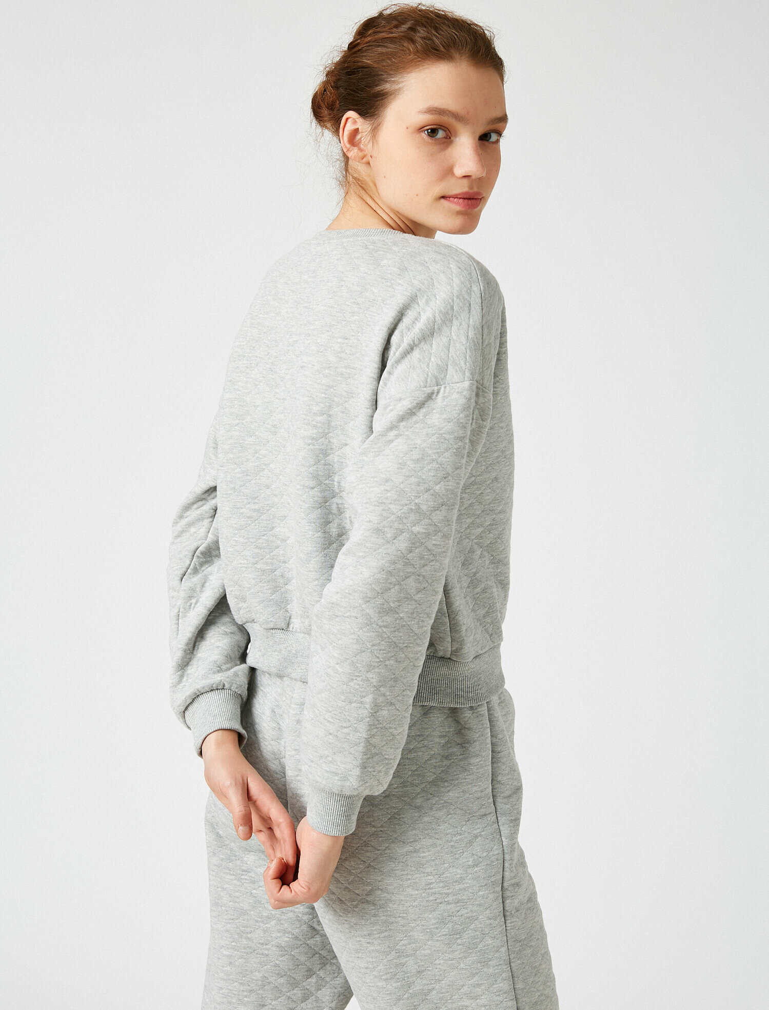 Bisiklet Yaka Uzun Kollu Kapitoneli Pijama Üstü